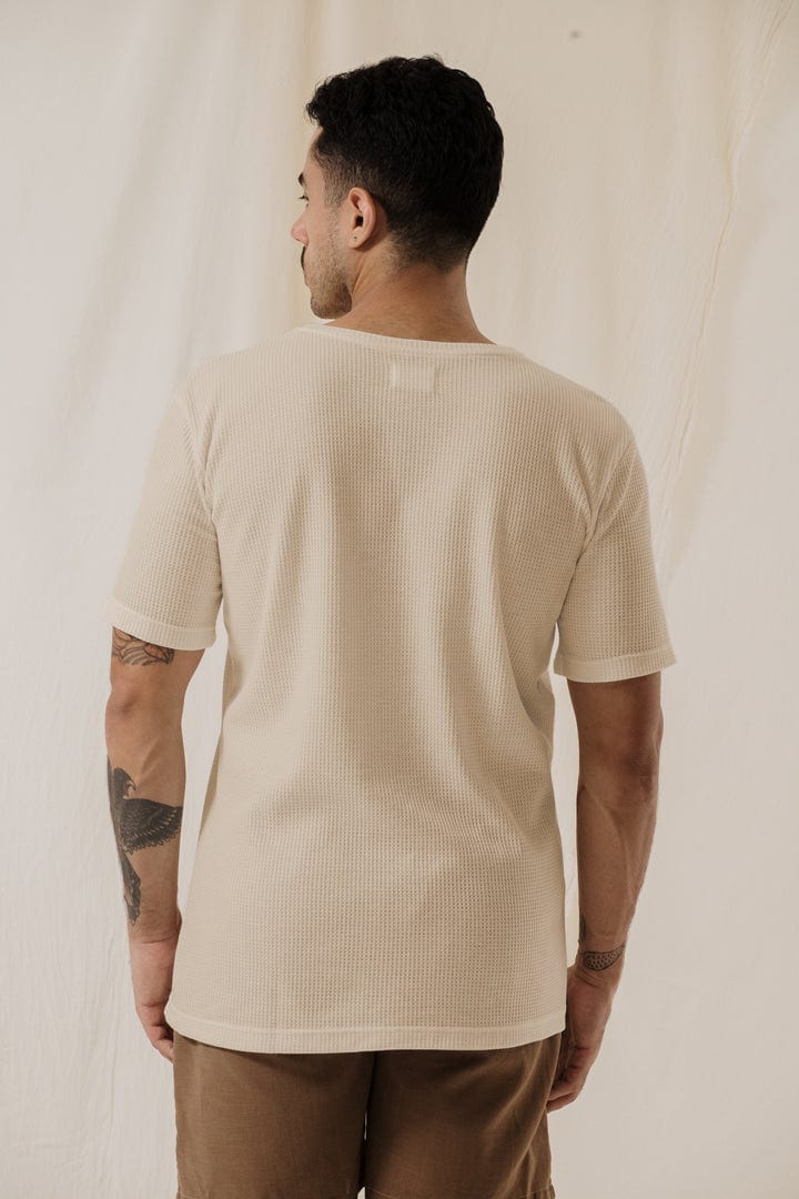 Camiseta texturizada beige - imagen 6