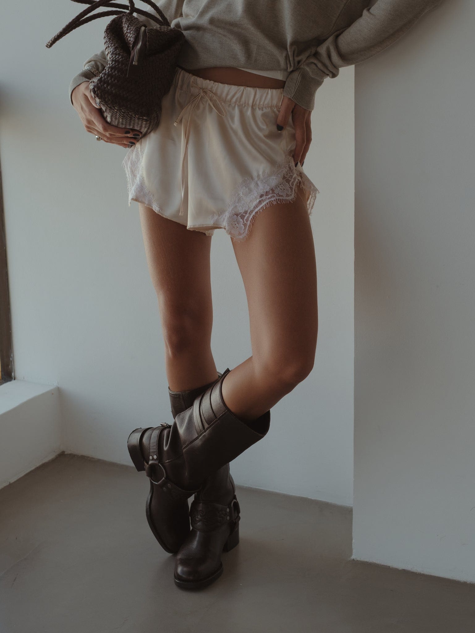 BLONDE MINI SHORT - SOFT WHITE - imagen 4