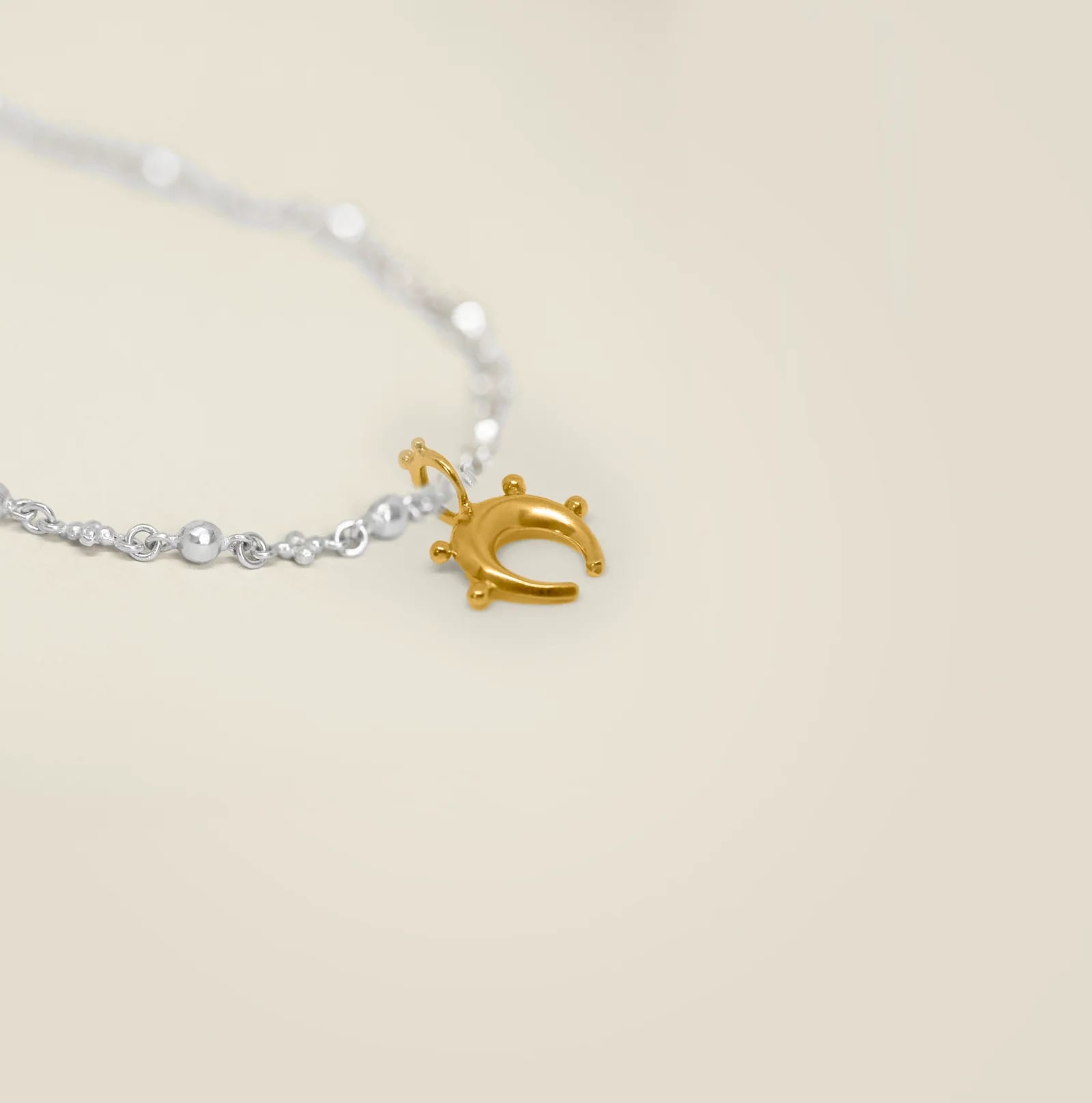 Mini Herradura Pendant Gold - imagen 2