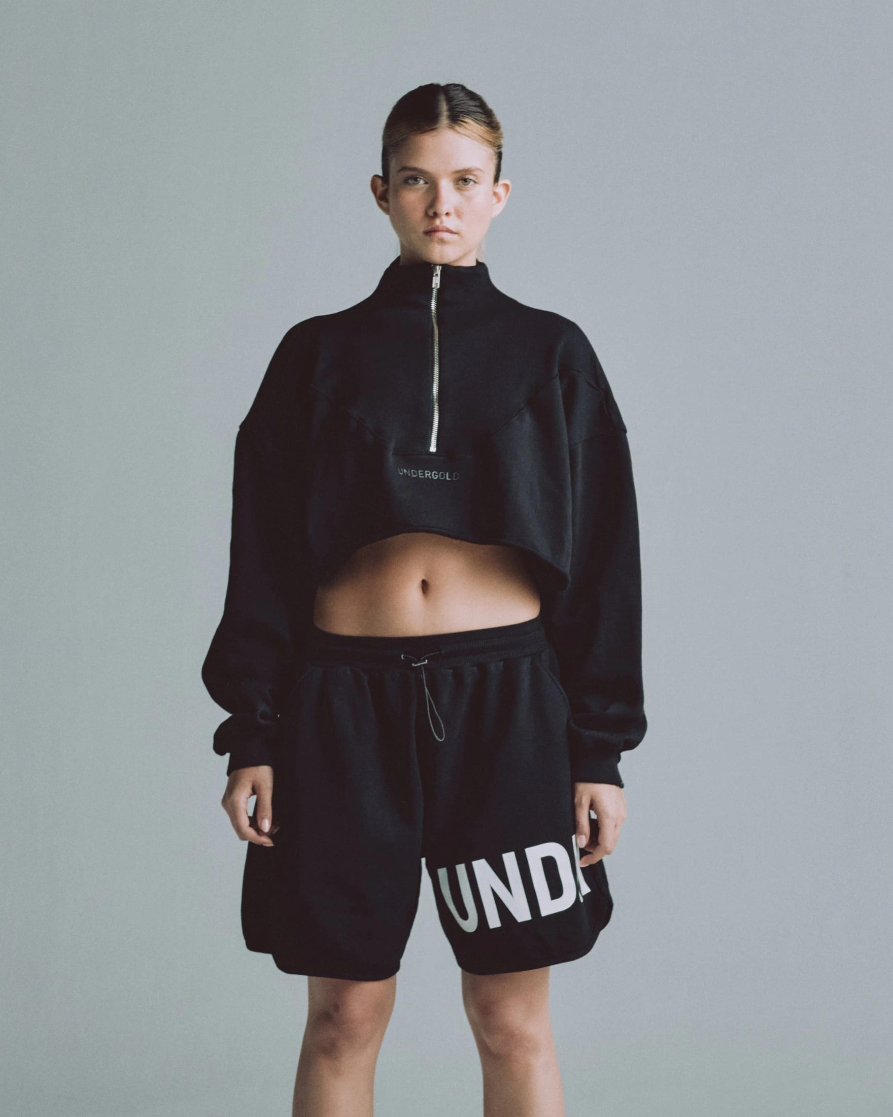 Line Logo Cropped Zip up Crewneck Black - imagen 2