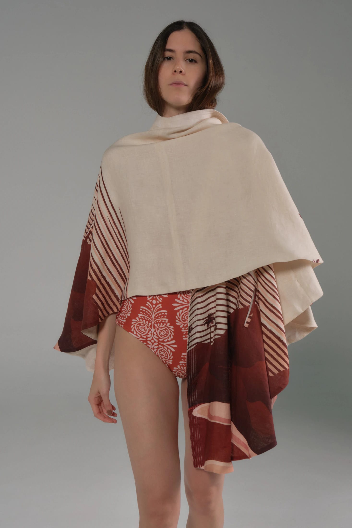 Cavalo Linen Poncho / Red Tropical Landscape - imagen 2