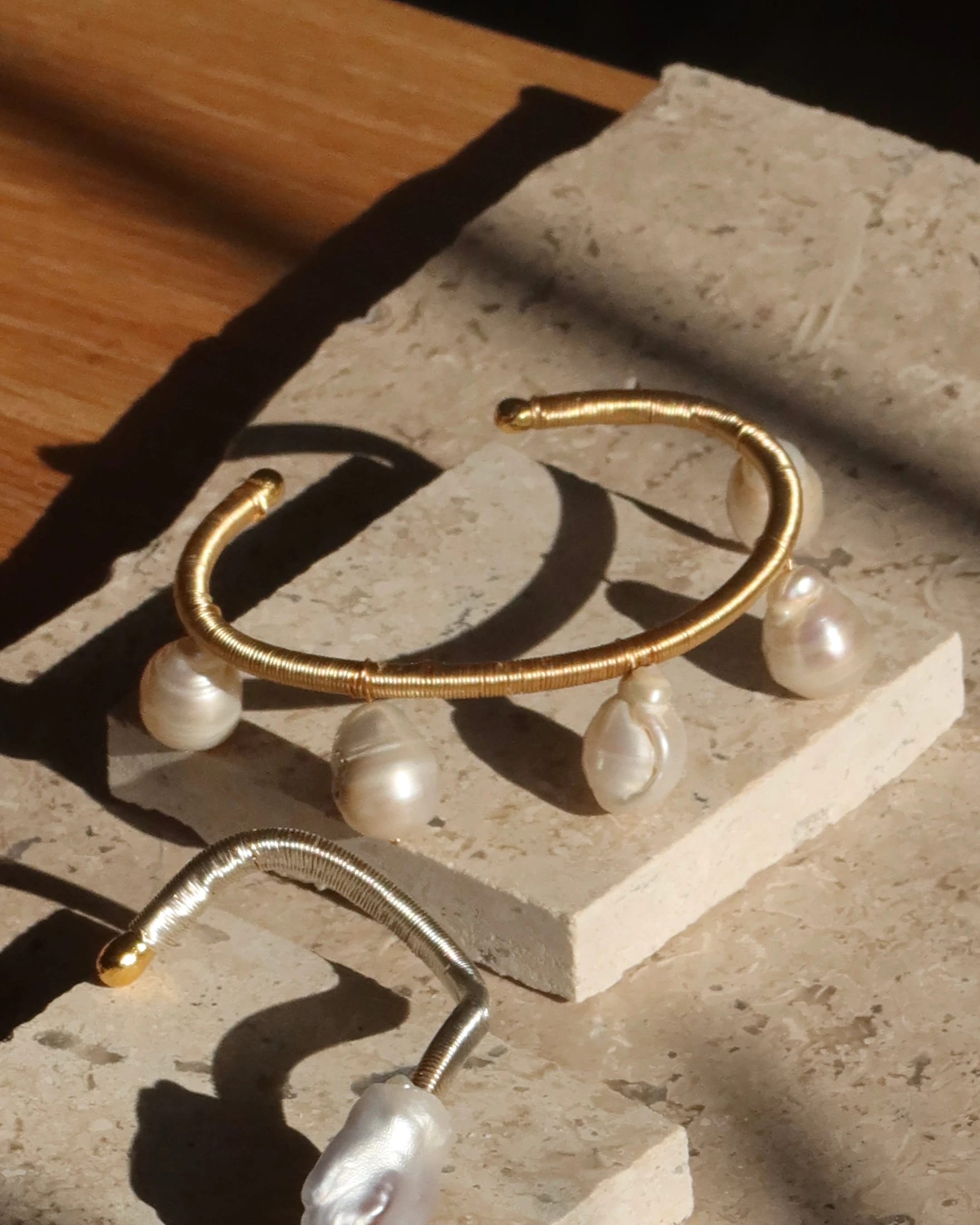 Clarte Pearl Bangle - imagen 1