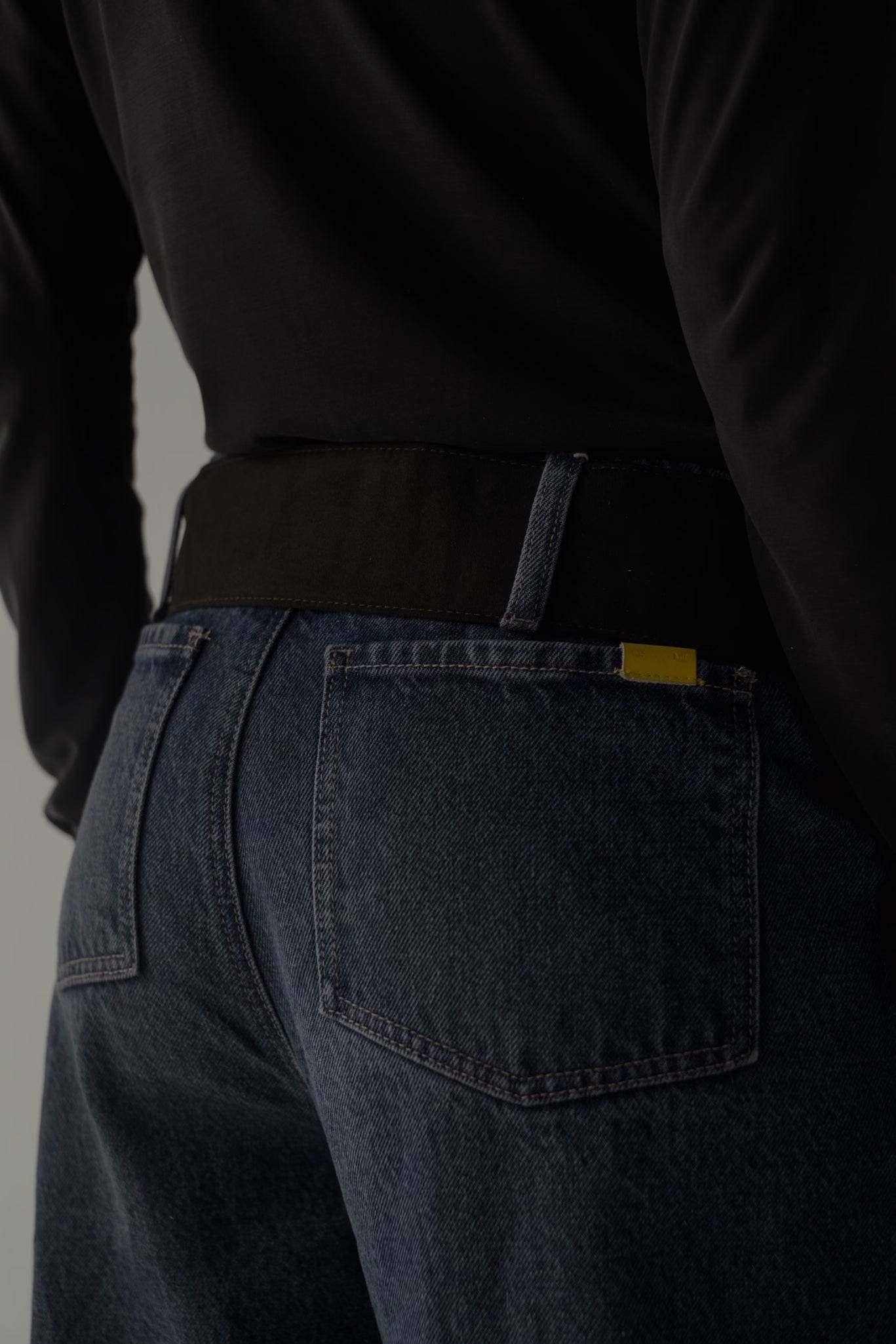 SUEDE BIG BELT - BLACK - imagen 7