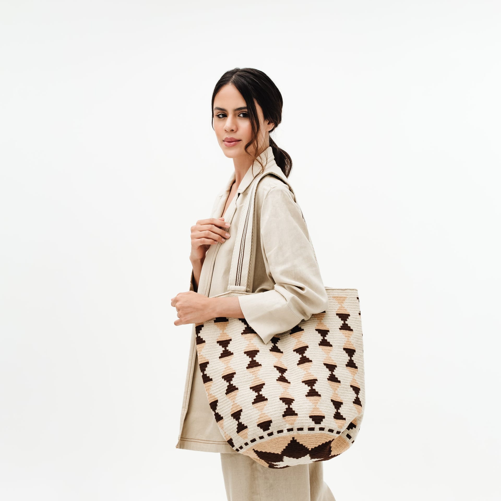 Maxi Bolso Wayuu Arena/Marrón - imagen 3