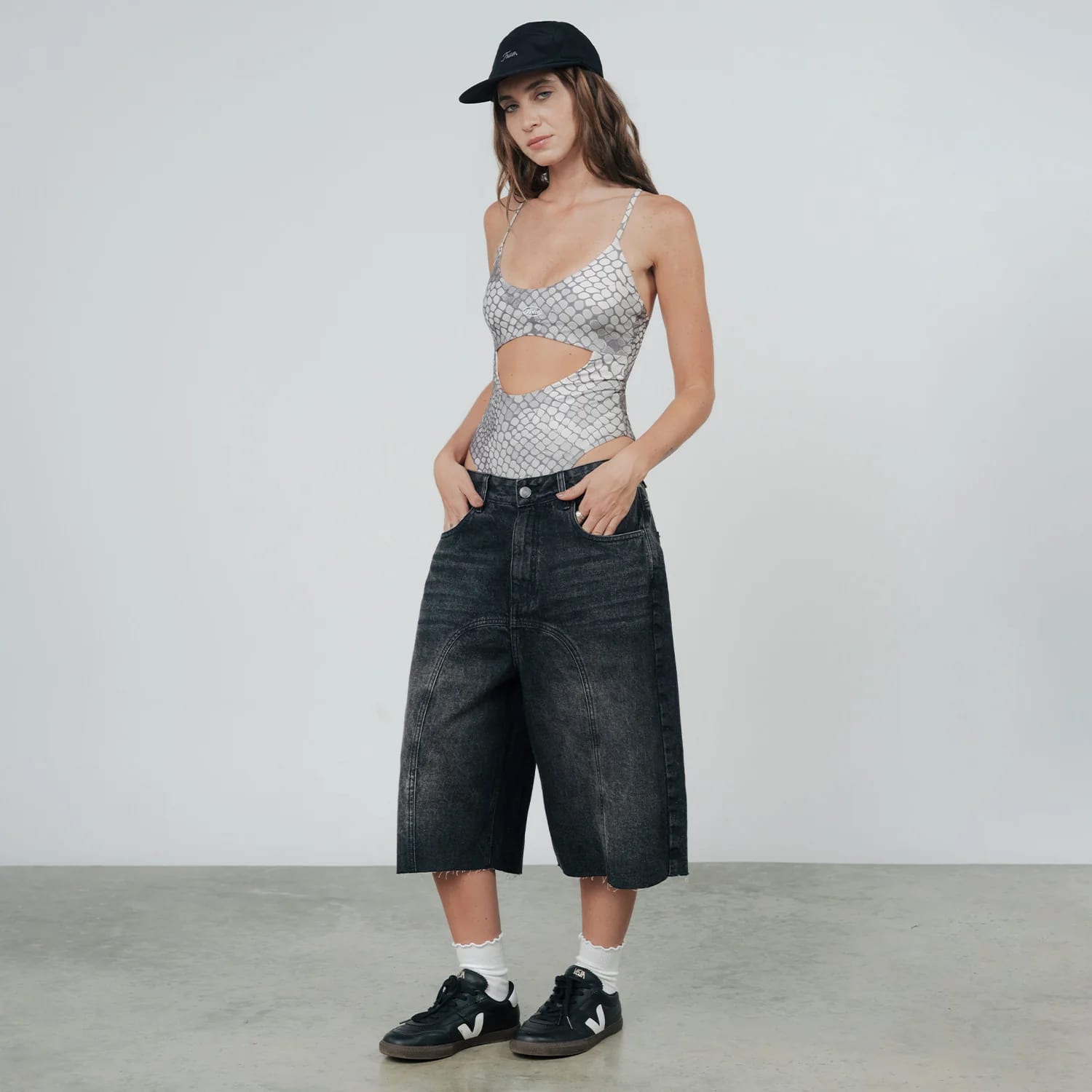 Python Cut-Out Bodysuit - Gray - imagen 11