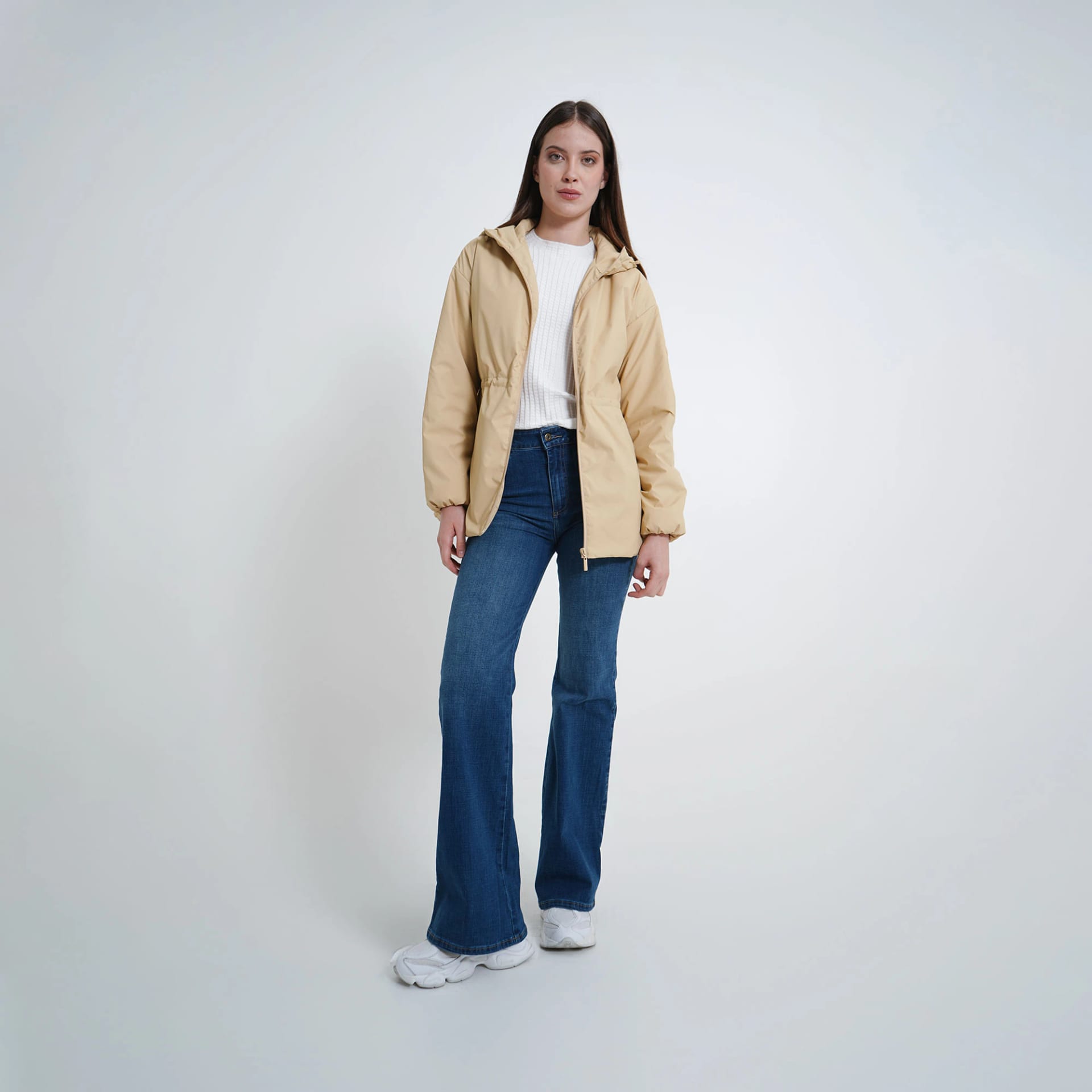 Chaqueta acolchada con capucha y ajuste en cintura - imagen 3