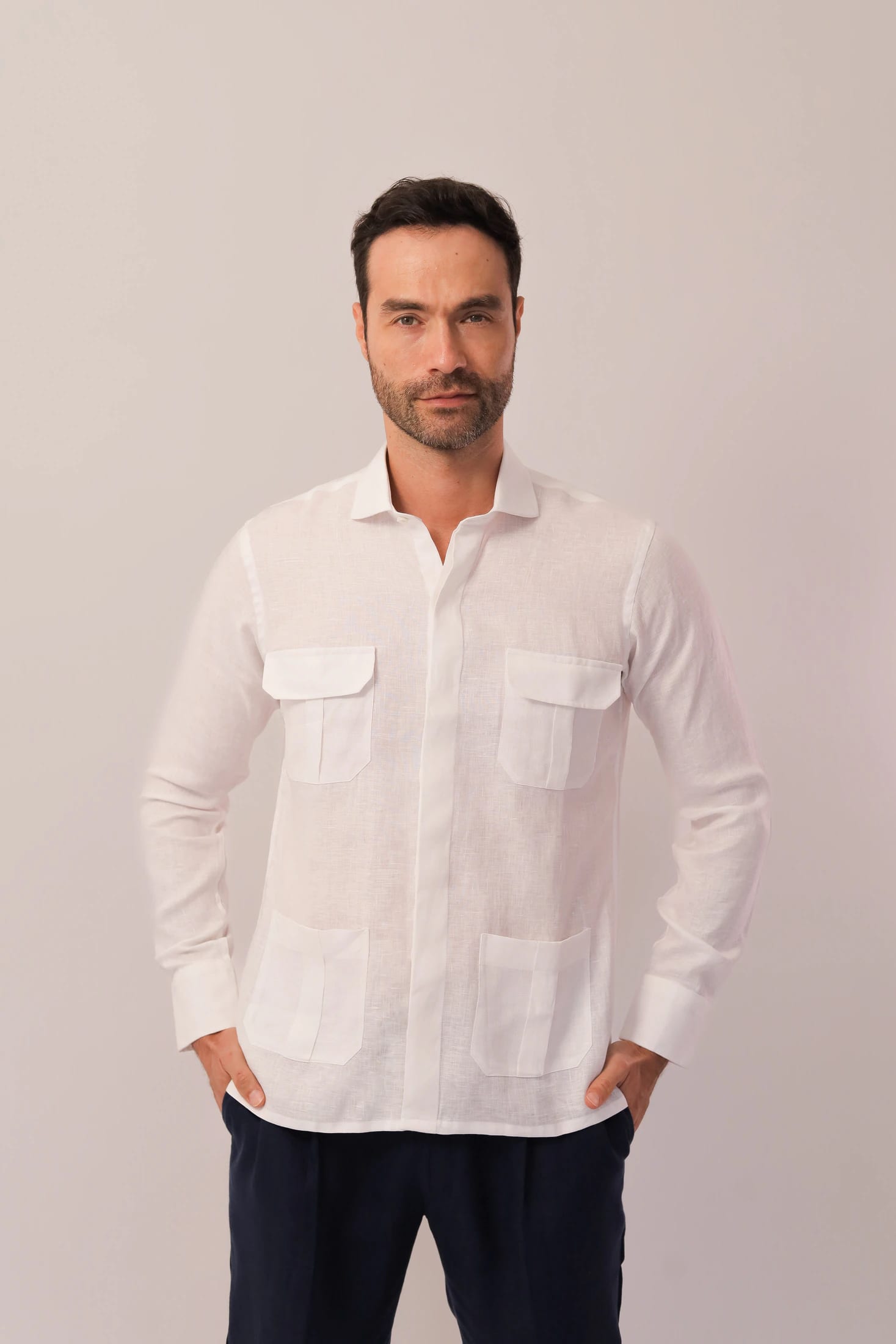 Guayabera Con Bolsillos - Covered Placket - imagen 5