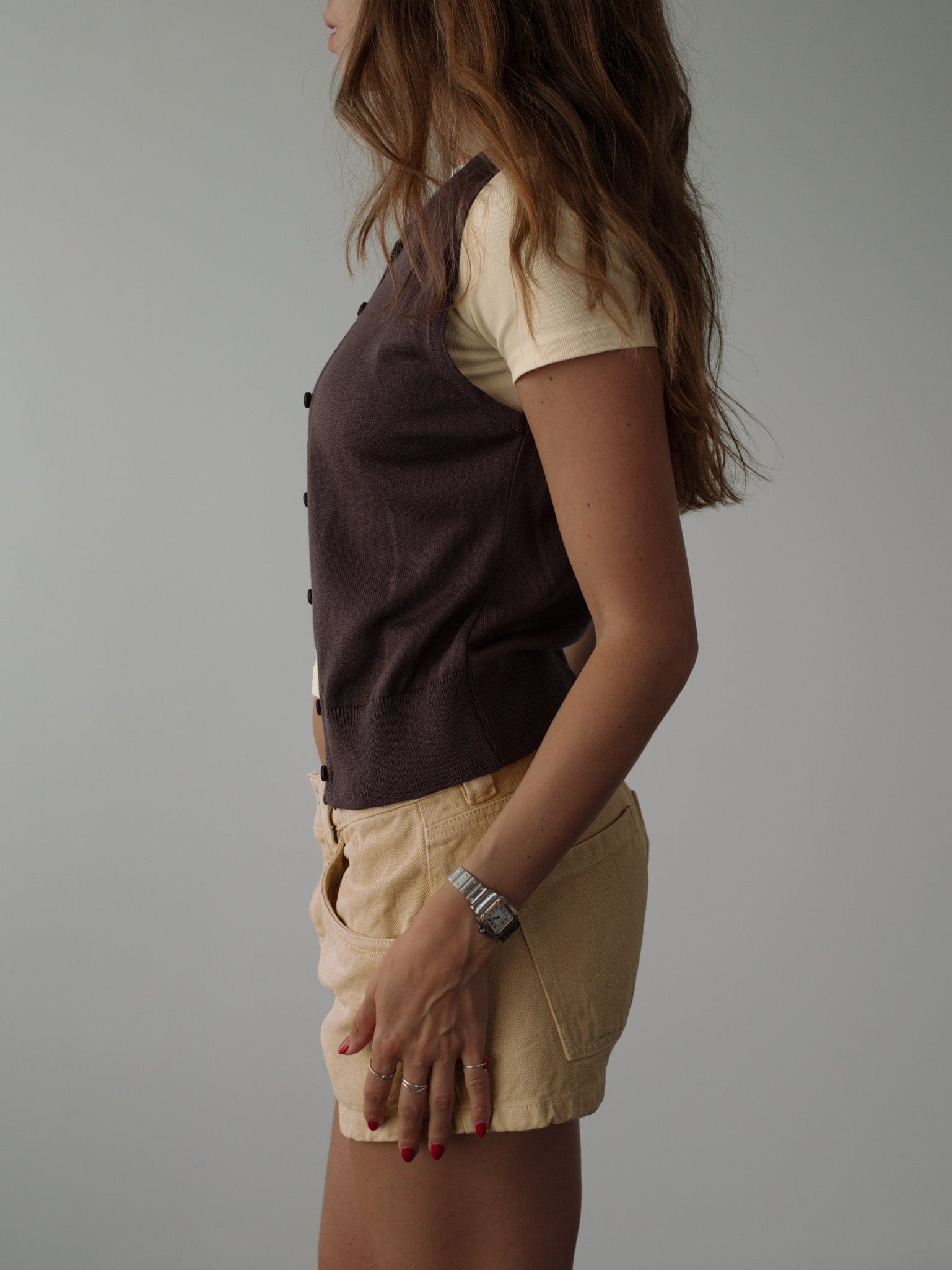 CLASSIC BUTTON KNIT VEST - BROWN - imagen 10