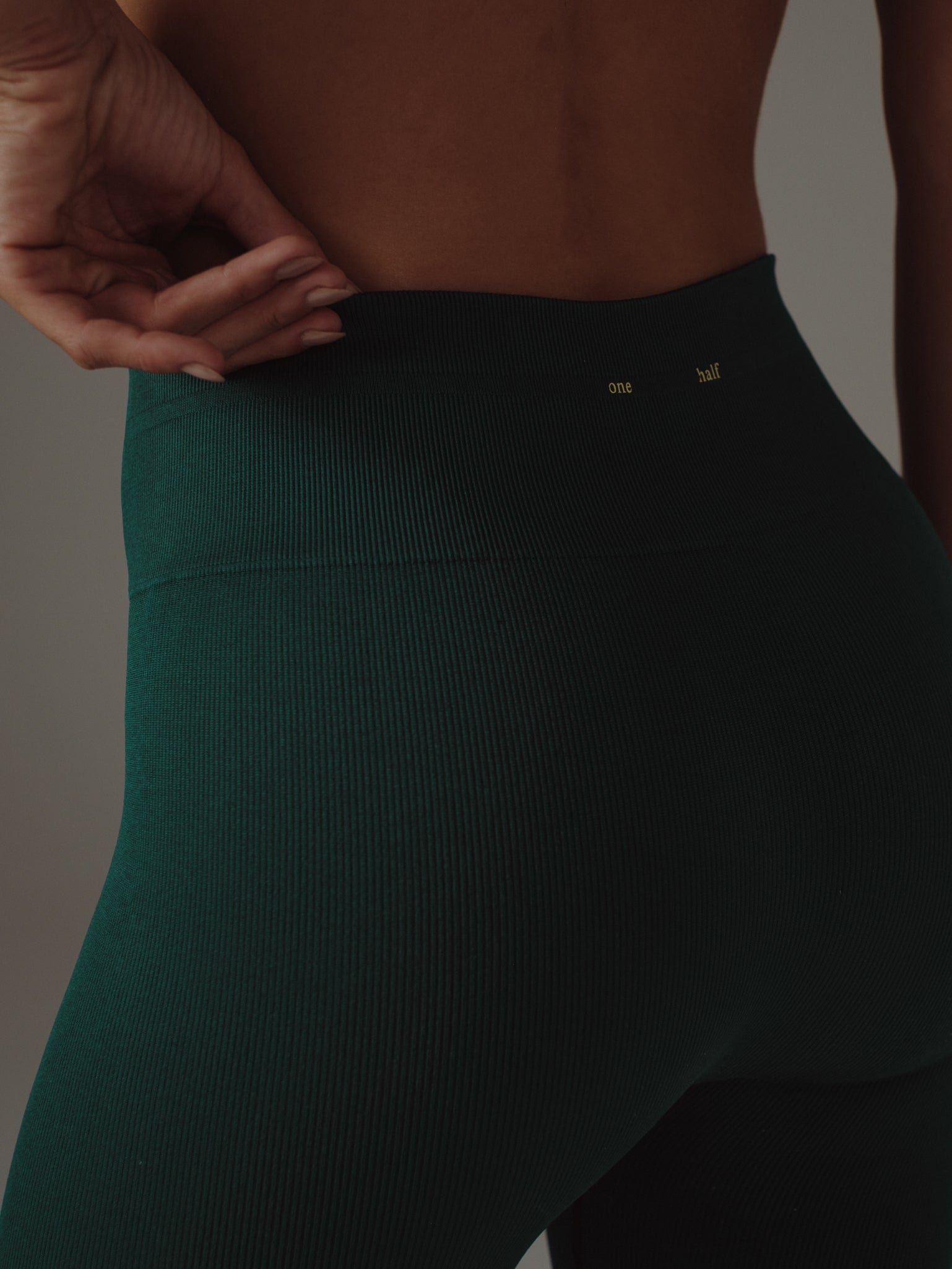BOLD SEAMLESS CAPRI - PINE GREEN - imagen 9