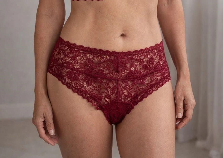 Panty tipo tanga en encaje - imagen 1
