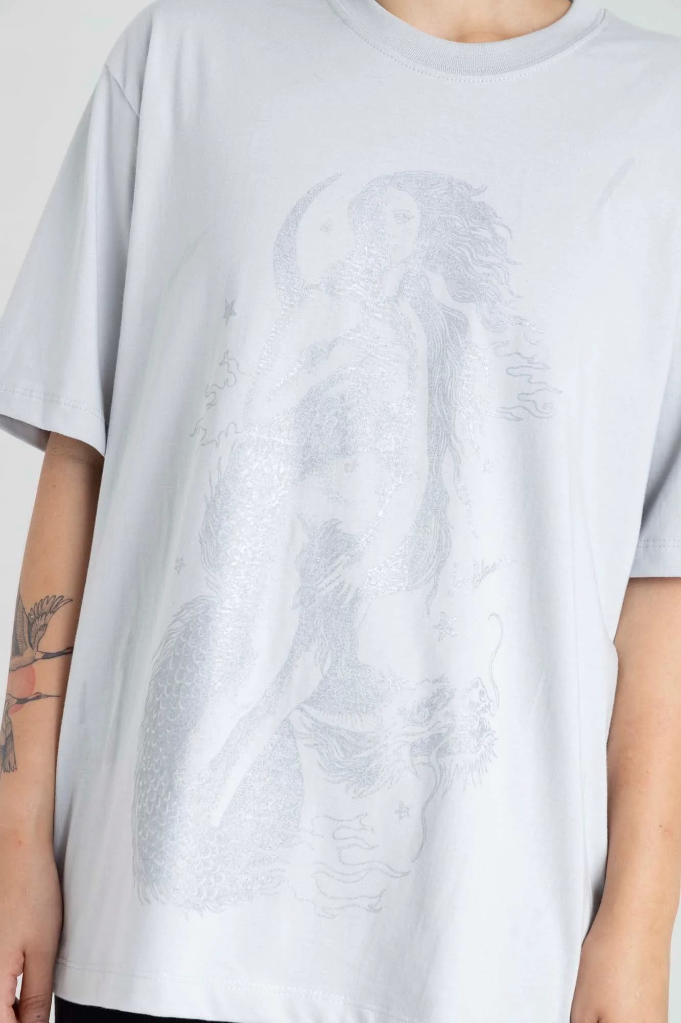 GRAY VENUS TEE - imagen 11