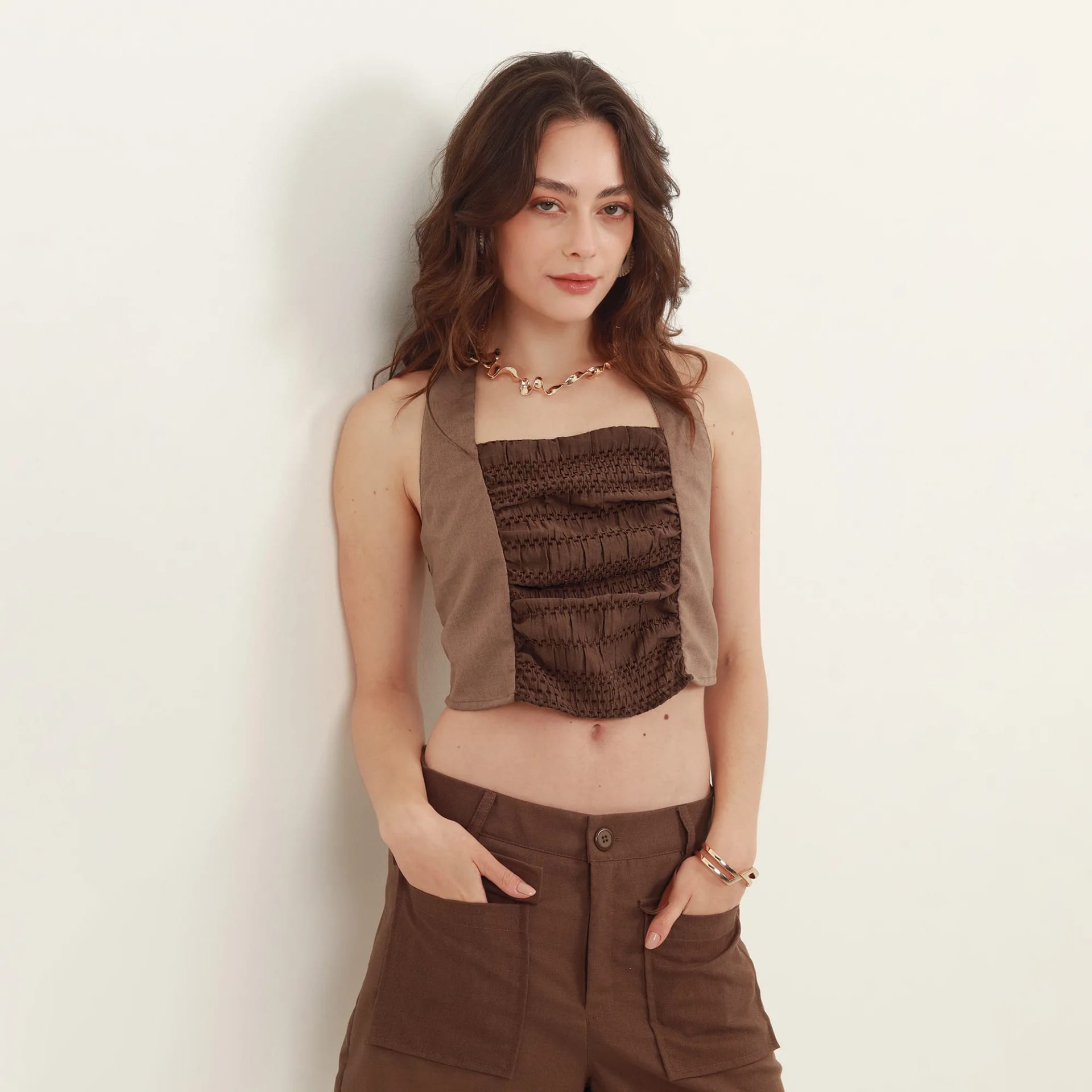 Blusa cuello recto manga sisa con lazo en cuello - imagen 2