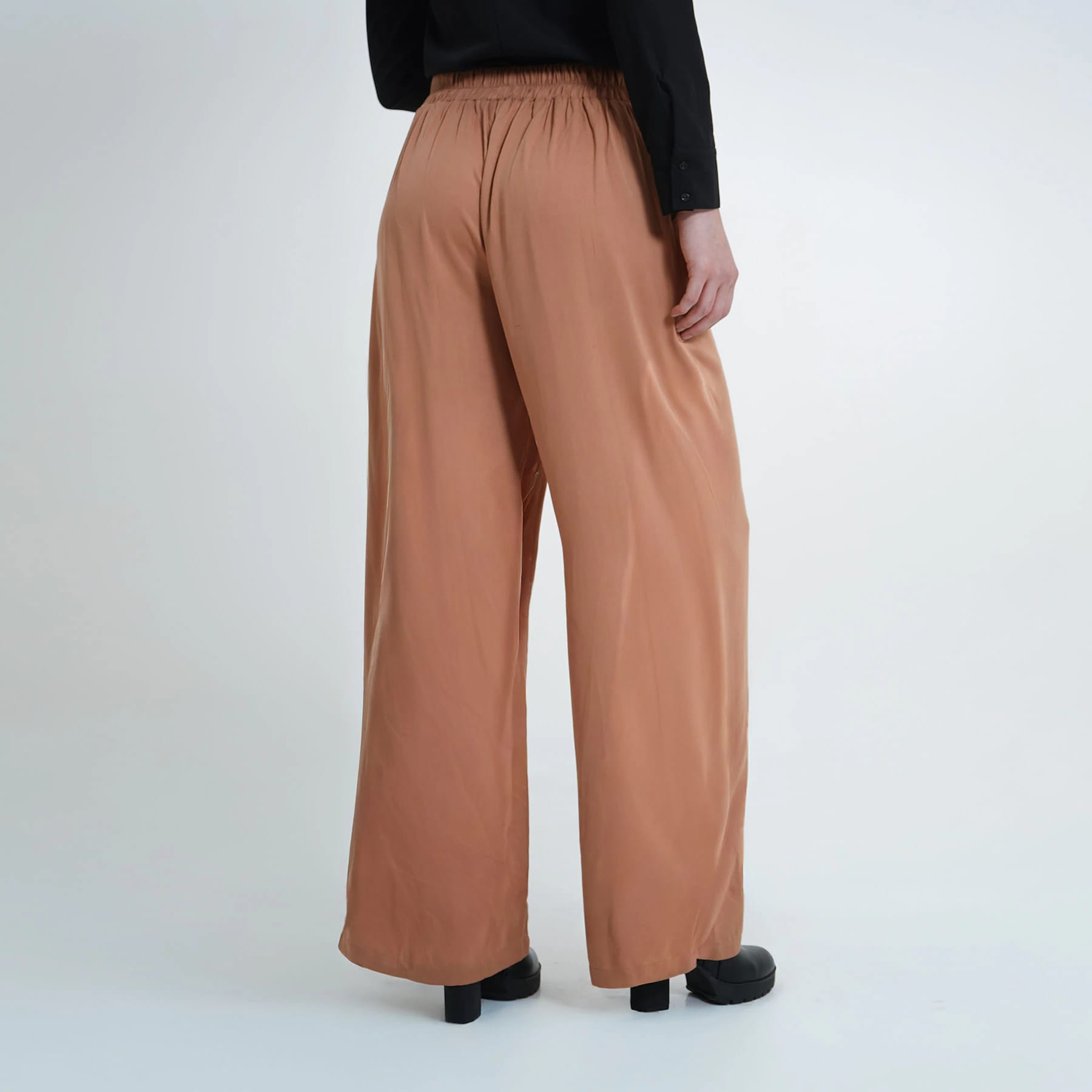 Pantalón palazzo con elastico en cintura - imagen 6