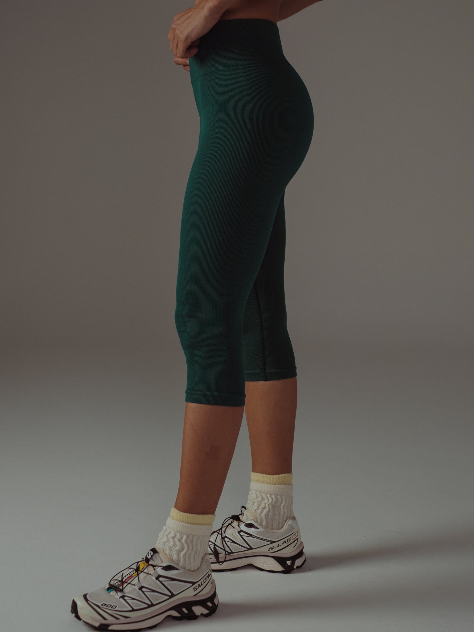 BOLD SEAMLESS CAPRI - PINE GREEN - imagen 6