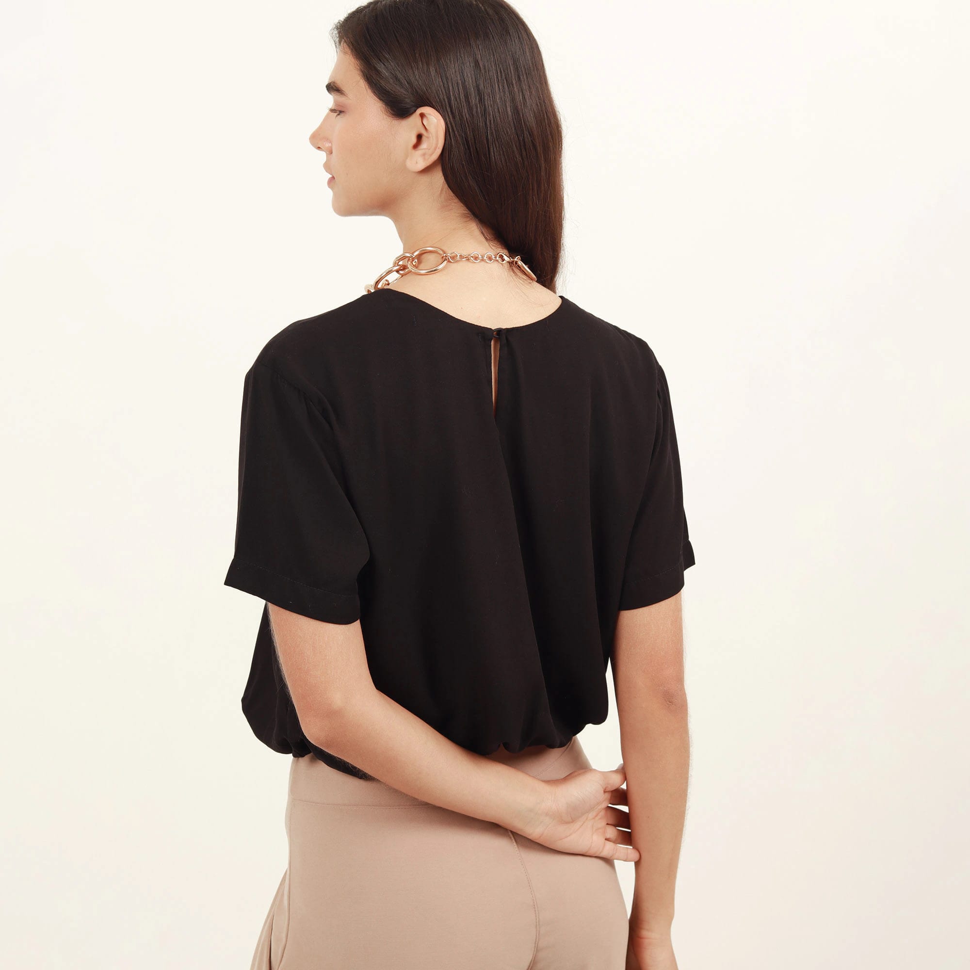 Blusa crop globo cuello redondo manga corta - imagen 4