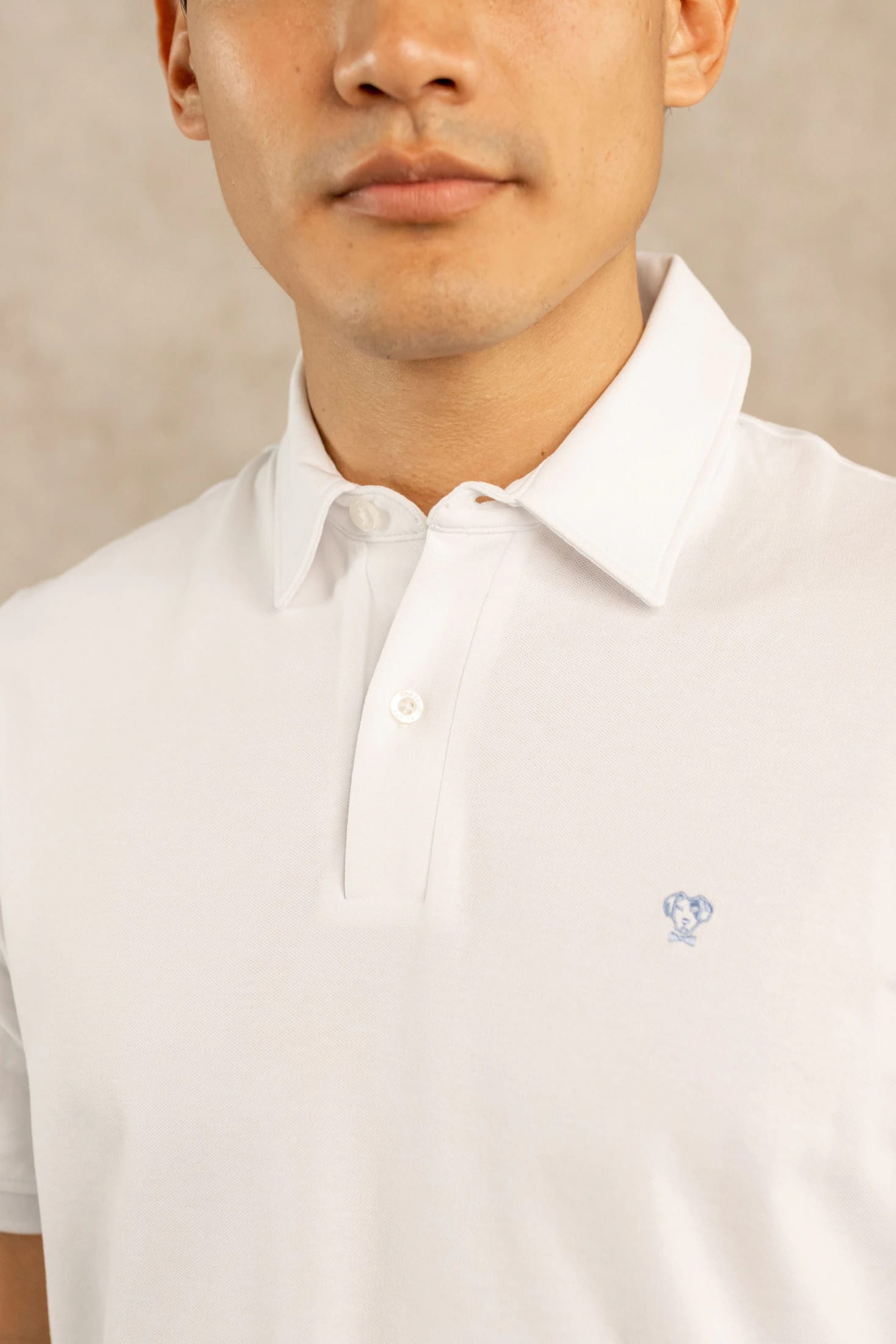 Polo antimanchas Blanco Logo Azul Medio - imagen 5