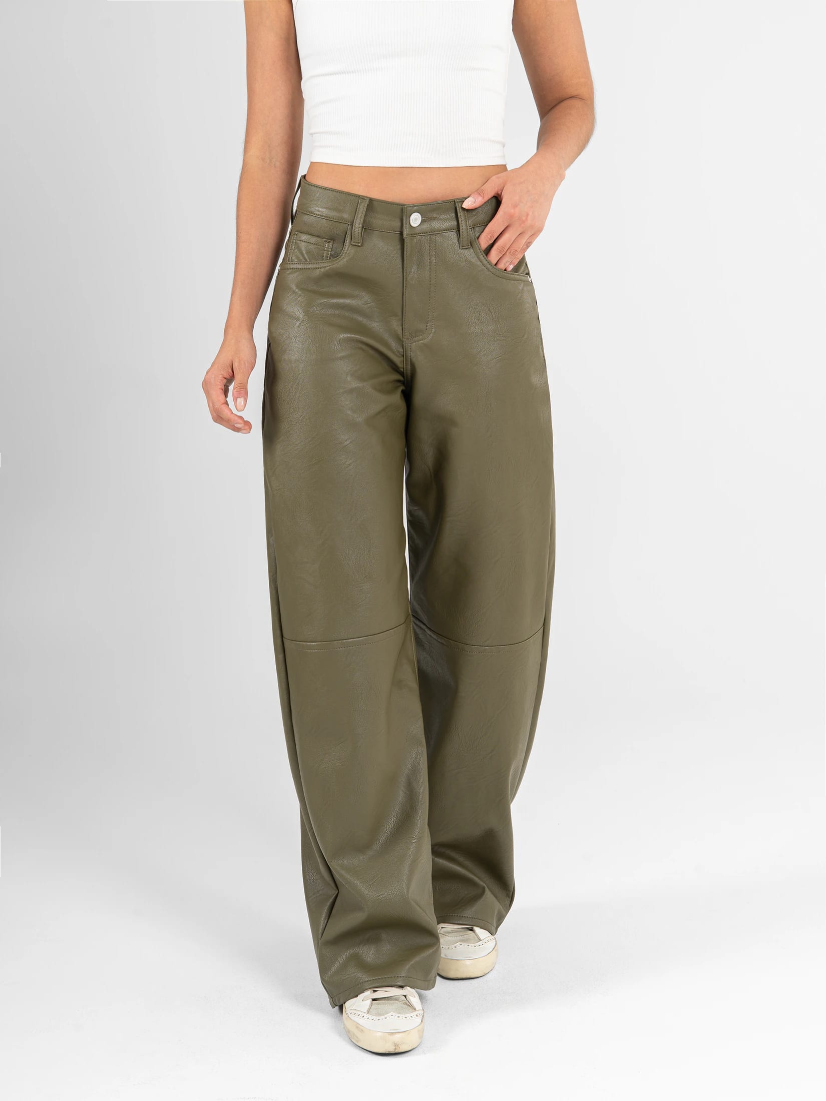 Ref: 0620597 Pantalón wide leg, rígido, tiro alto, efecto cuero, con corte, tono verde - imagen 1