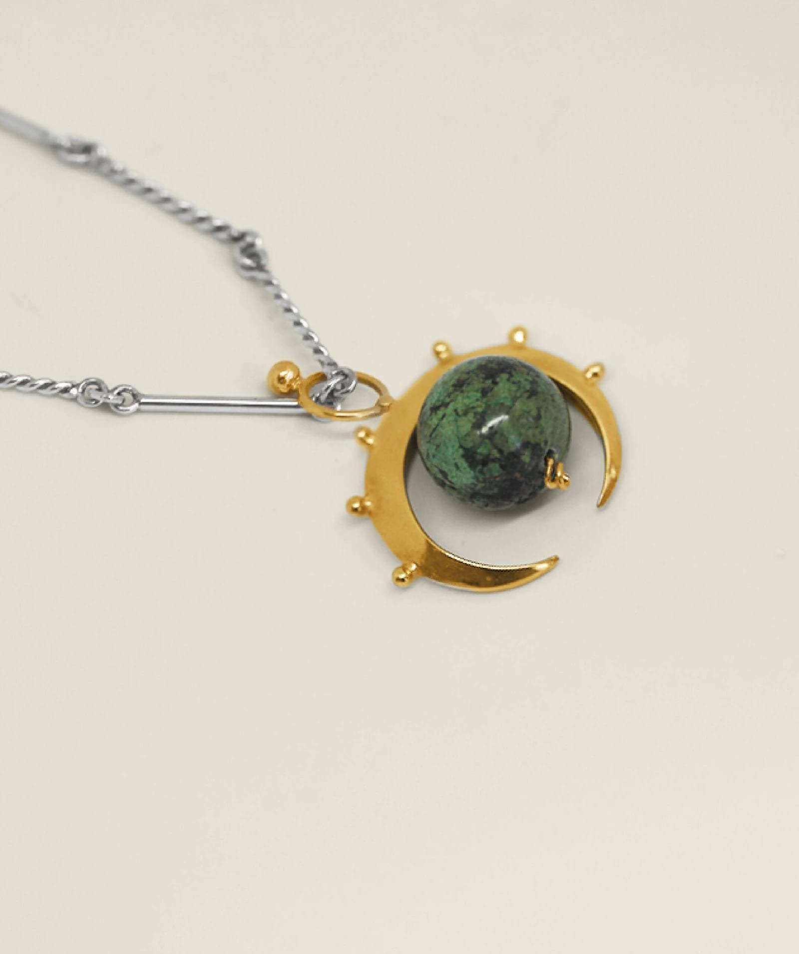 Crescent Pendant Rubizoicita Gold - imagen 2