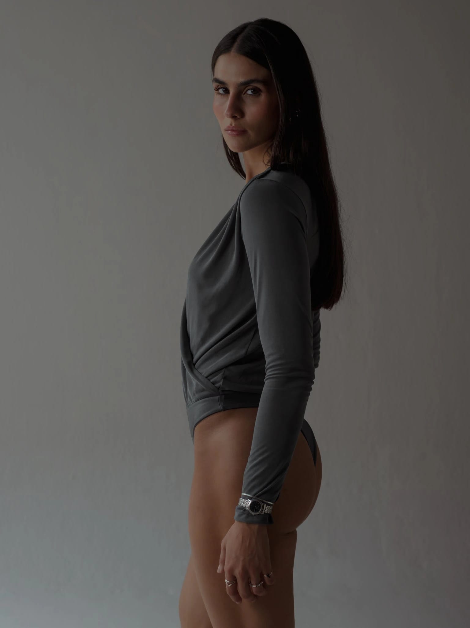 LONG SLEEVE FLOWY BODY - DARK GRAY - imagen 7