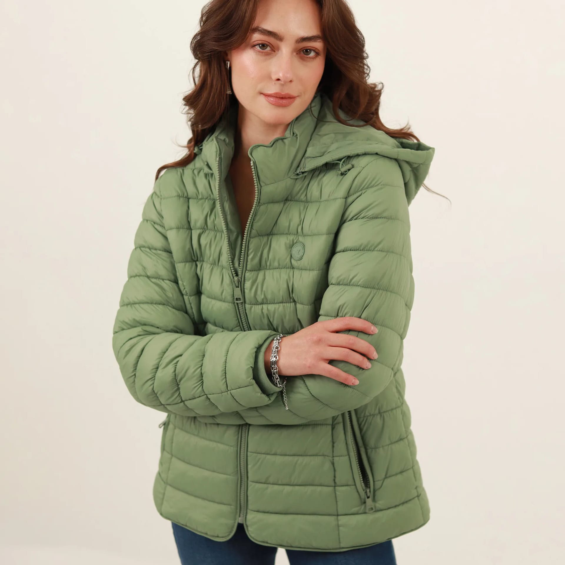 Chaqueta acolchada básica cuello alto con capucha - imagen 15