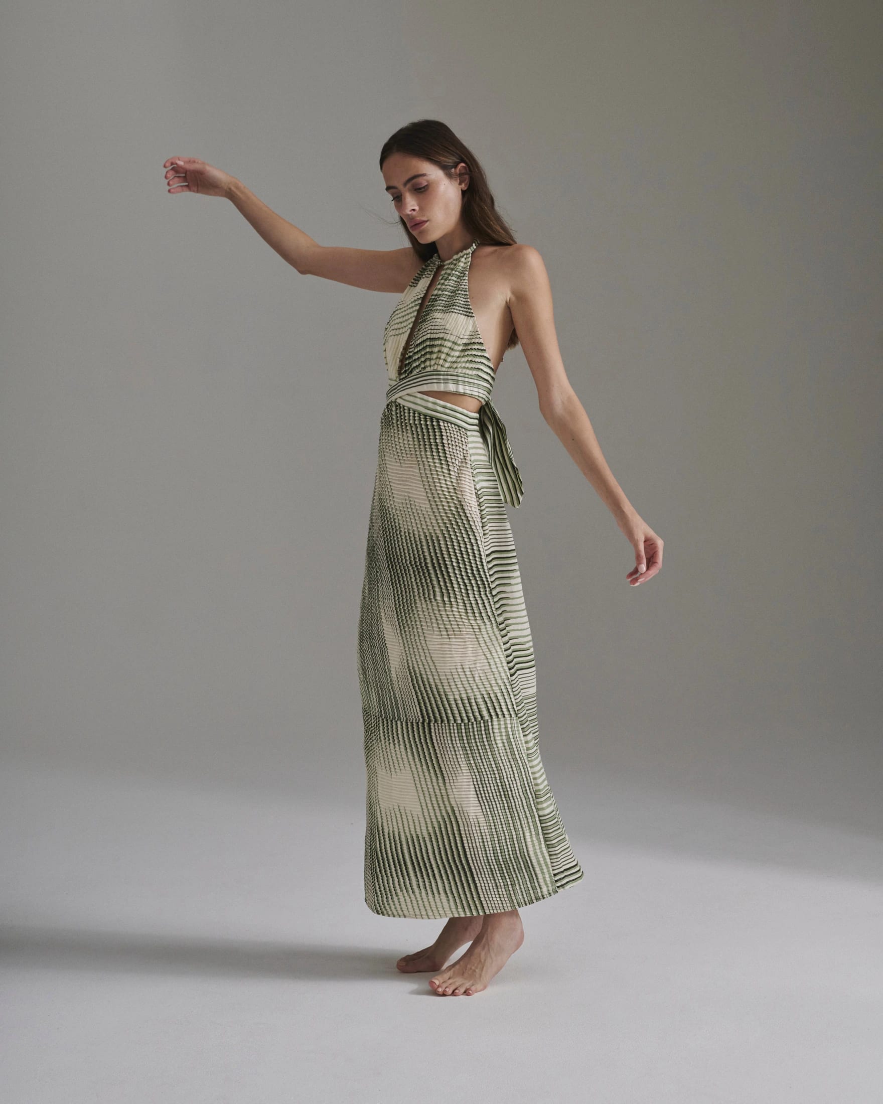 San Agustin Pleated Linen Midi Dress / Green Stripes - imagen 3