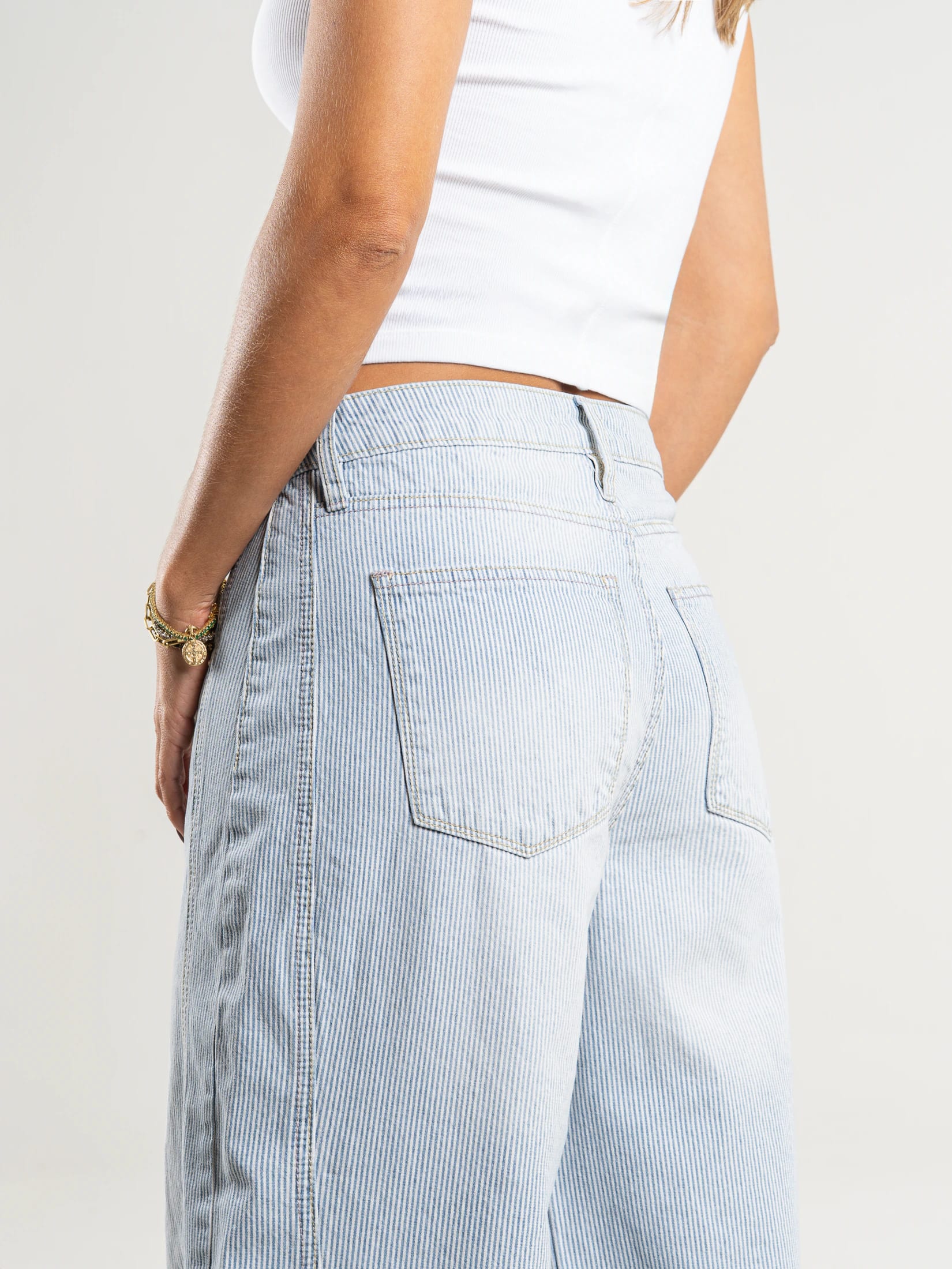 Ref: 066089 Jean wide leg, rayas, rígido, tiro alto, tono azul, pinzas en pierna - imagen 5