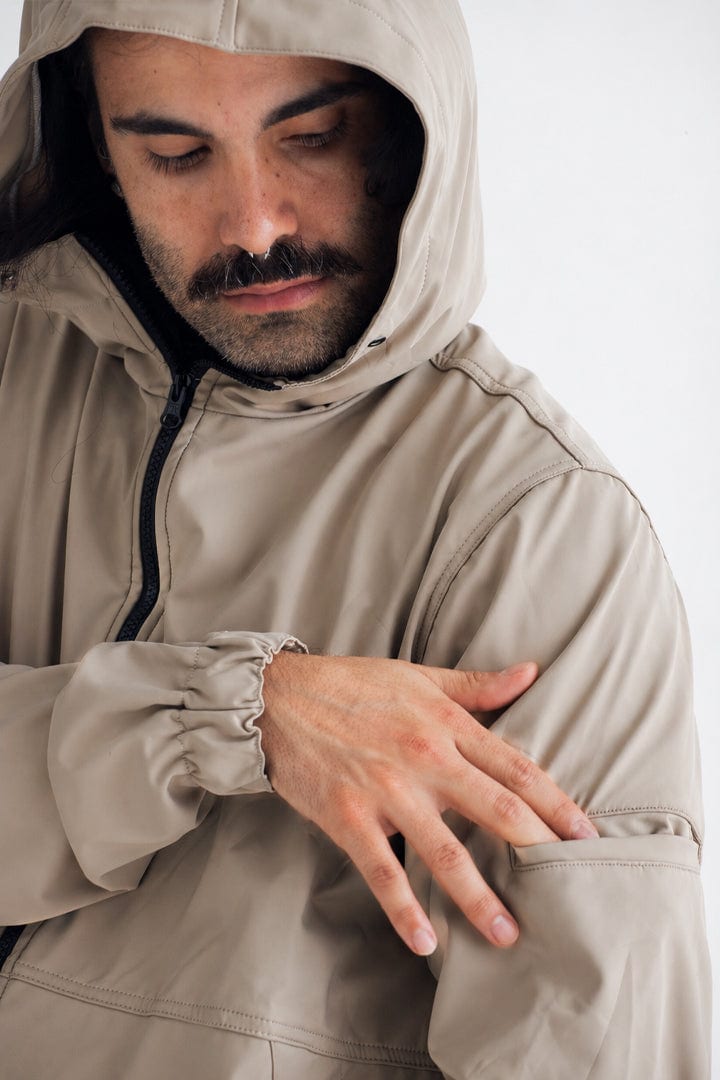 Chaqueta para lluvia beige - imagen 6