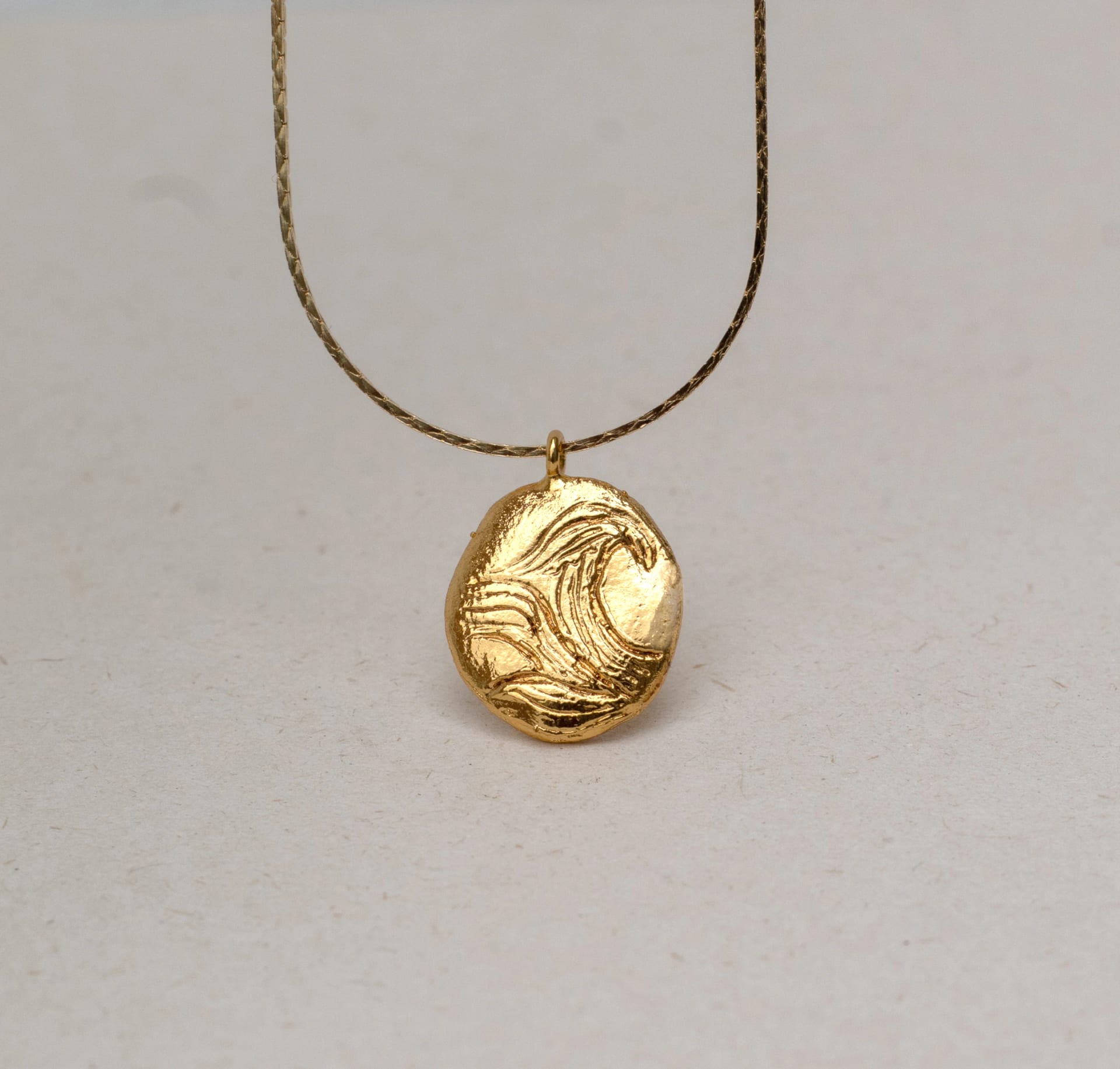 Collar moneda Ola - imagen 1