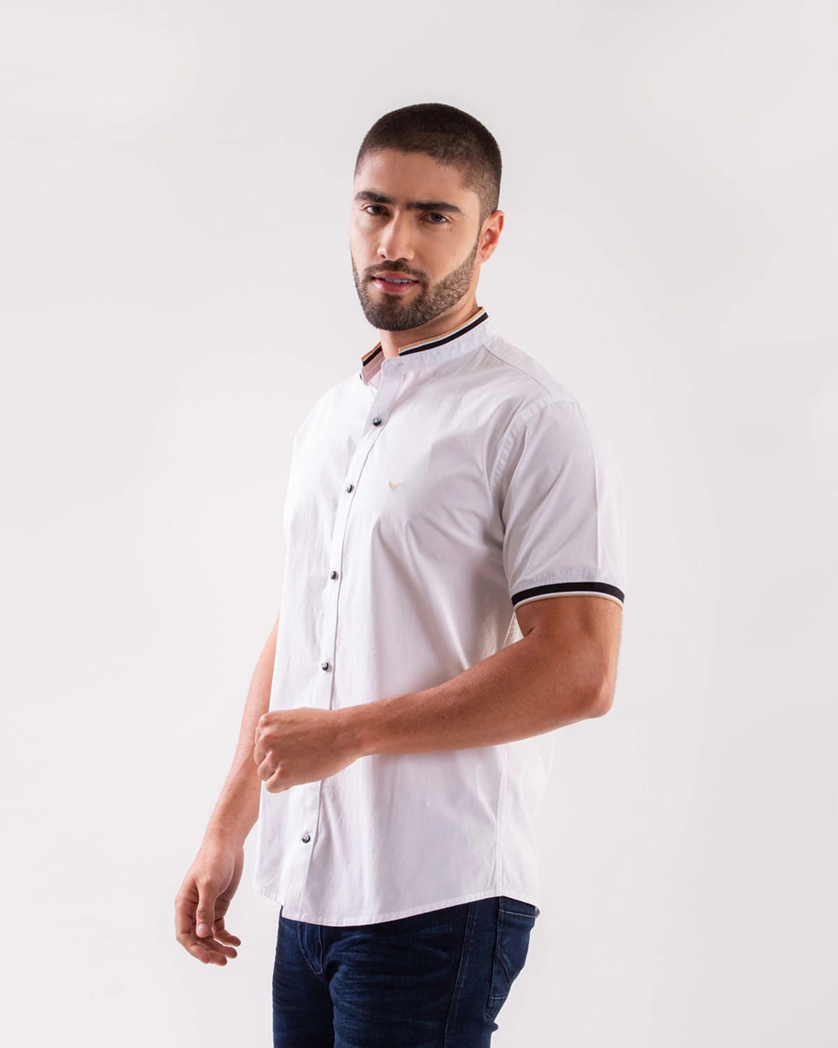 Camisa blanca manga corta para hombre - imagen 11
