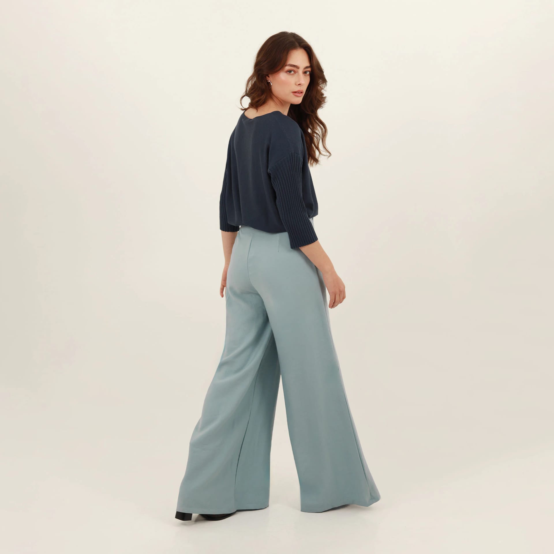 Pantalón ancho con alforzas - imagen 1