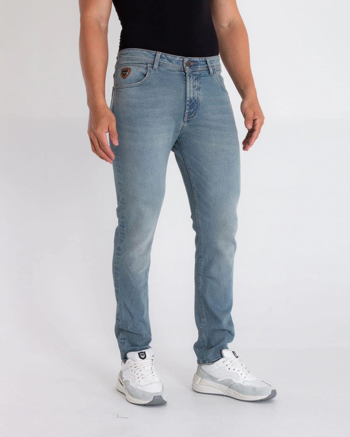 Jean slim tono claro para hombre - imagen 2