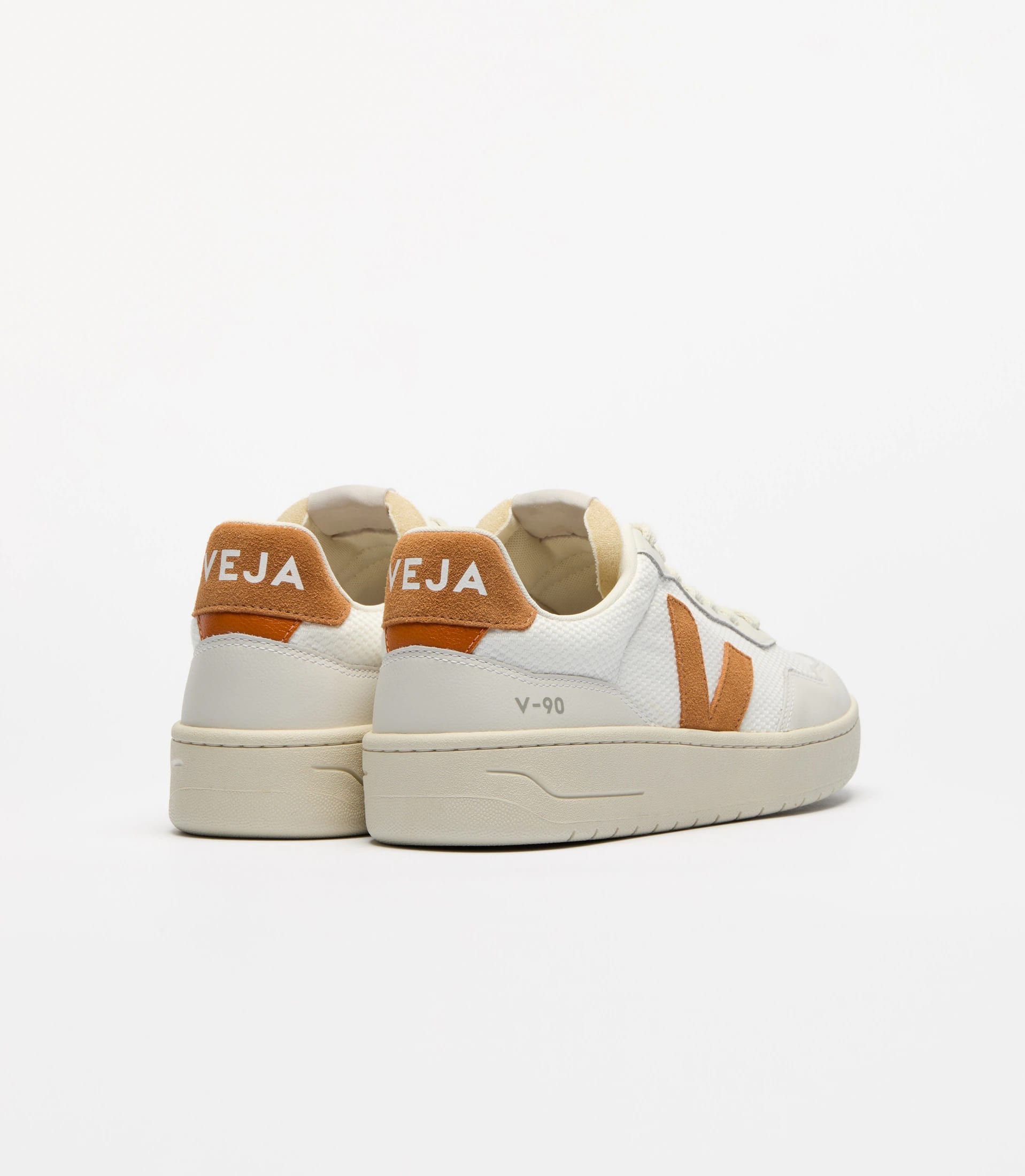 Tenis Veja V-90 White Umber - imagen 2