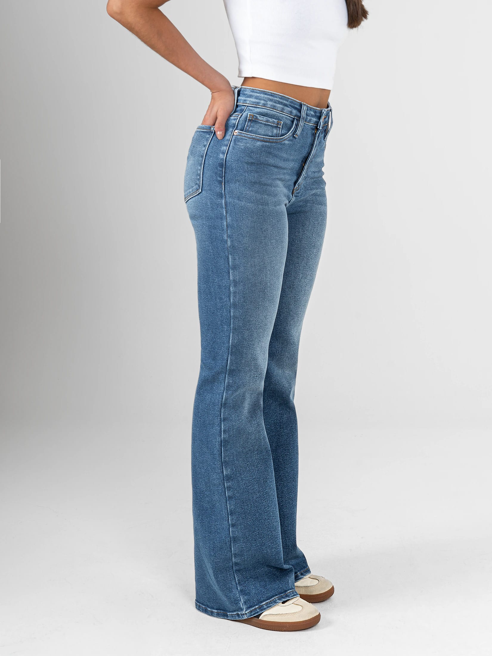 Ref: 066434 Jean flare stretch, bota ancha, tiro alto, tono azul medio - imagen 4