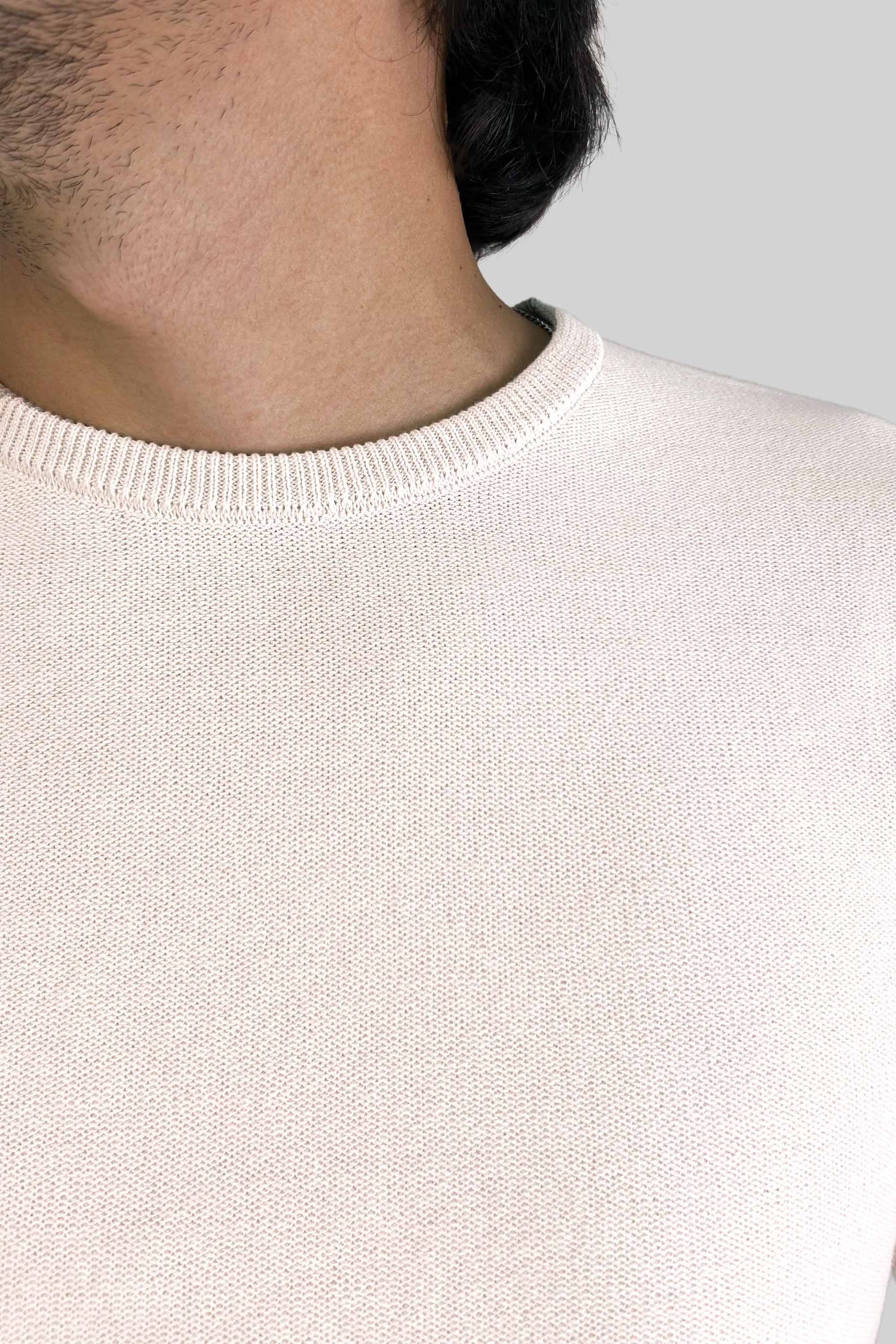 CREW NECK TEJIDA BEIGE - imagen 2