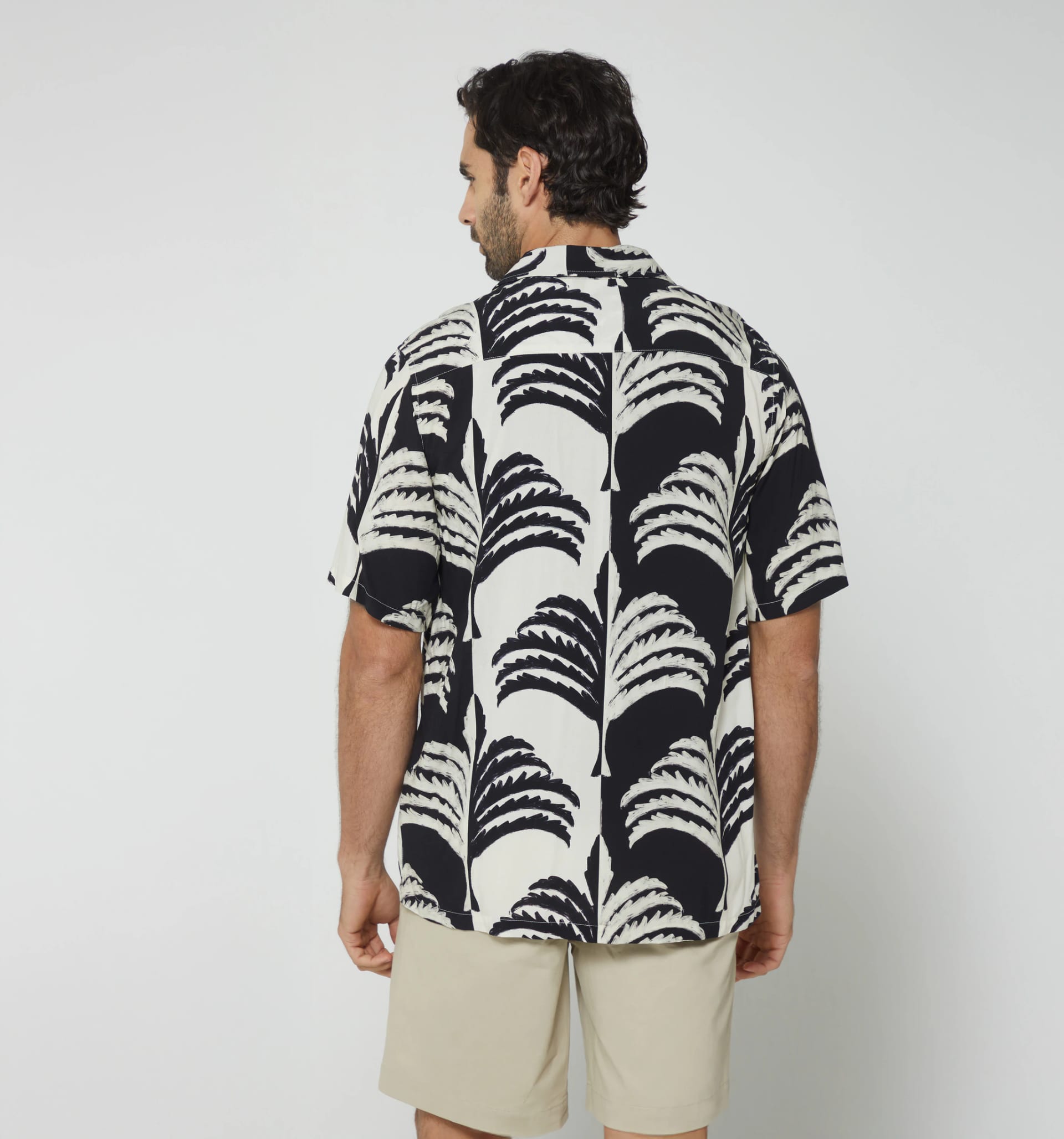 Camisa manga corta cuello resort - imagen 2