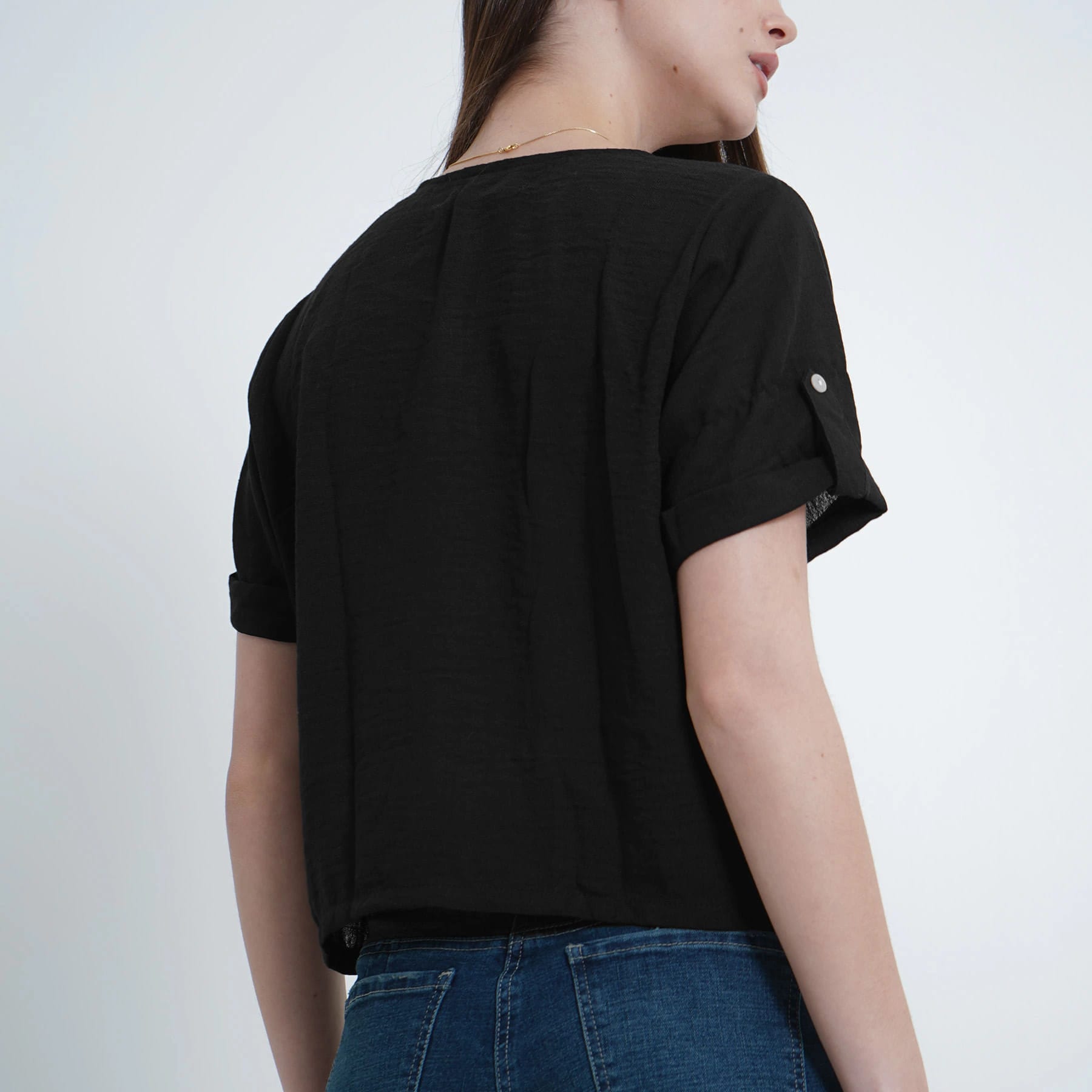 Blusa abierta escote redondo manga corta con charreteras - imagen 12