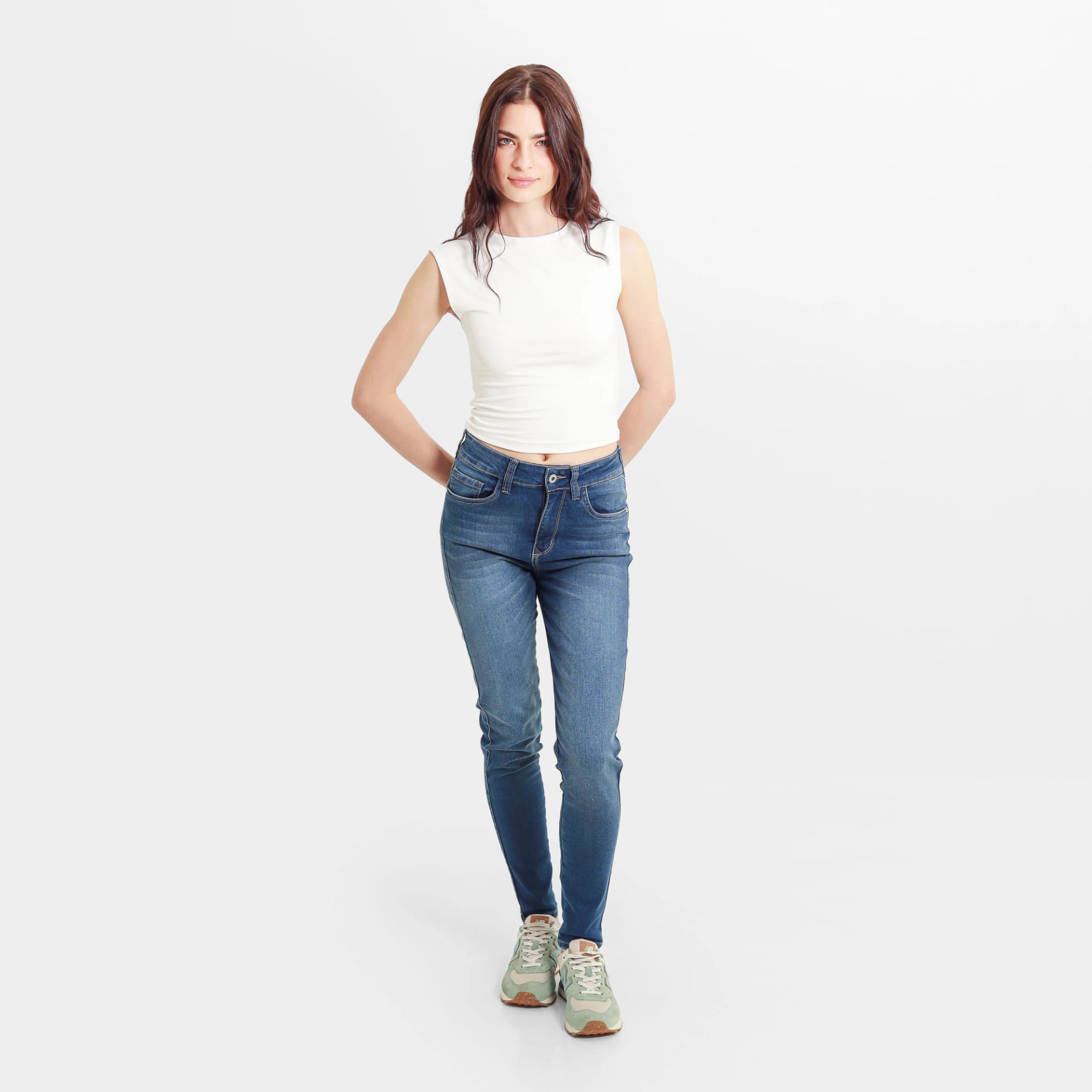 Camiseta crop básica cuello redondo manga sisa - imagen 5