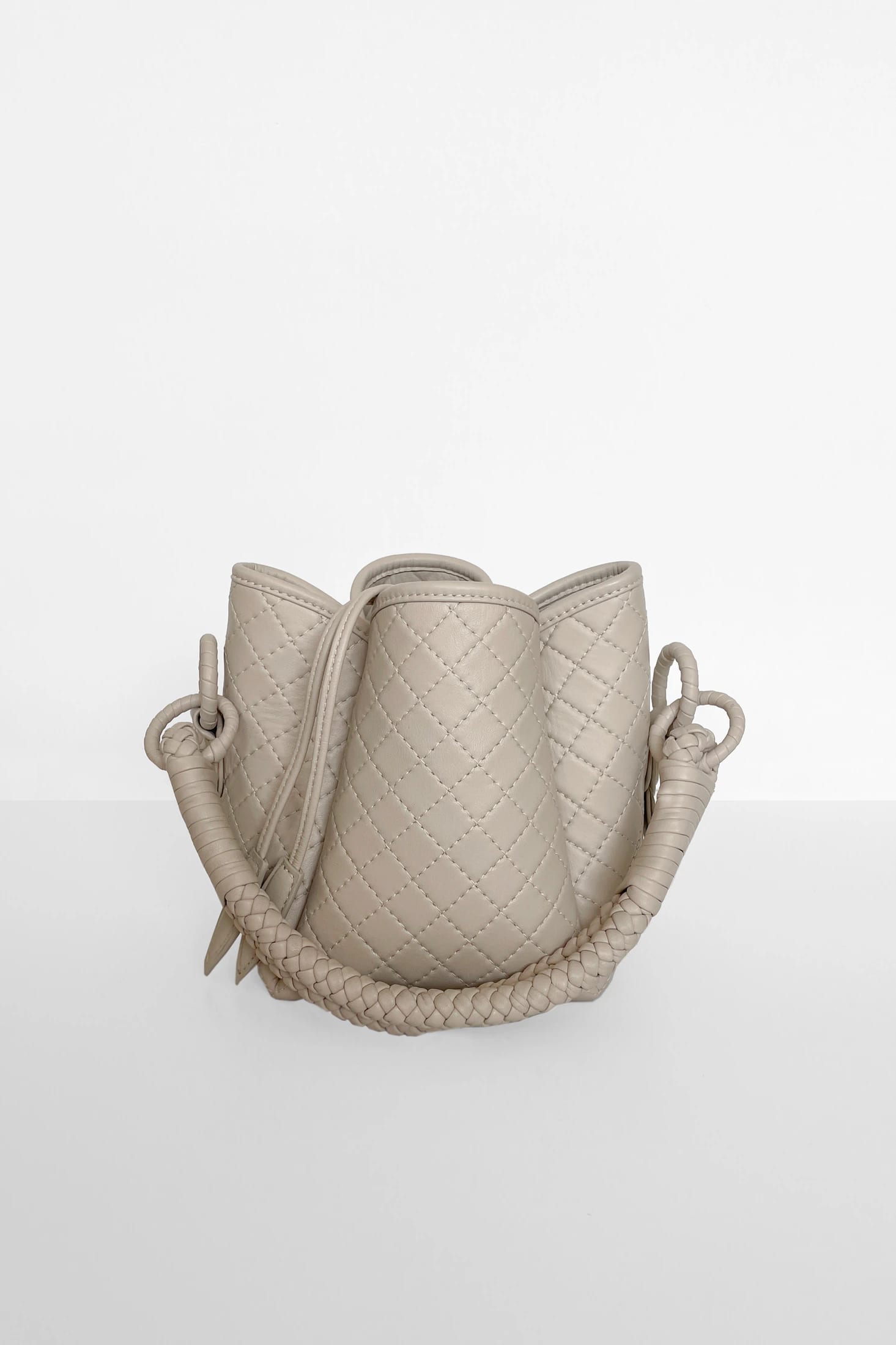 Tulip Mini Bucket Bag, Off-white - imagen 1