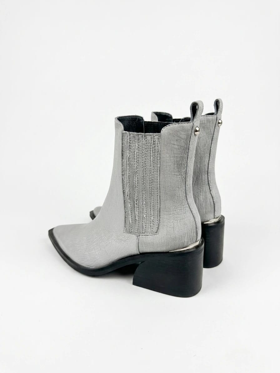BOOT STUDY 04 - imagen 6