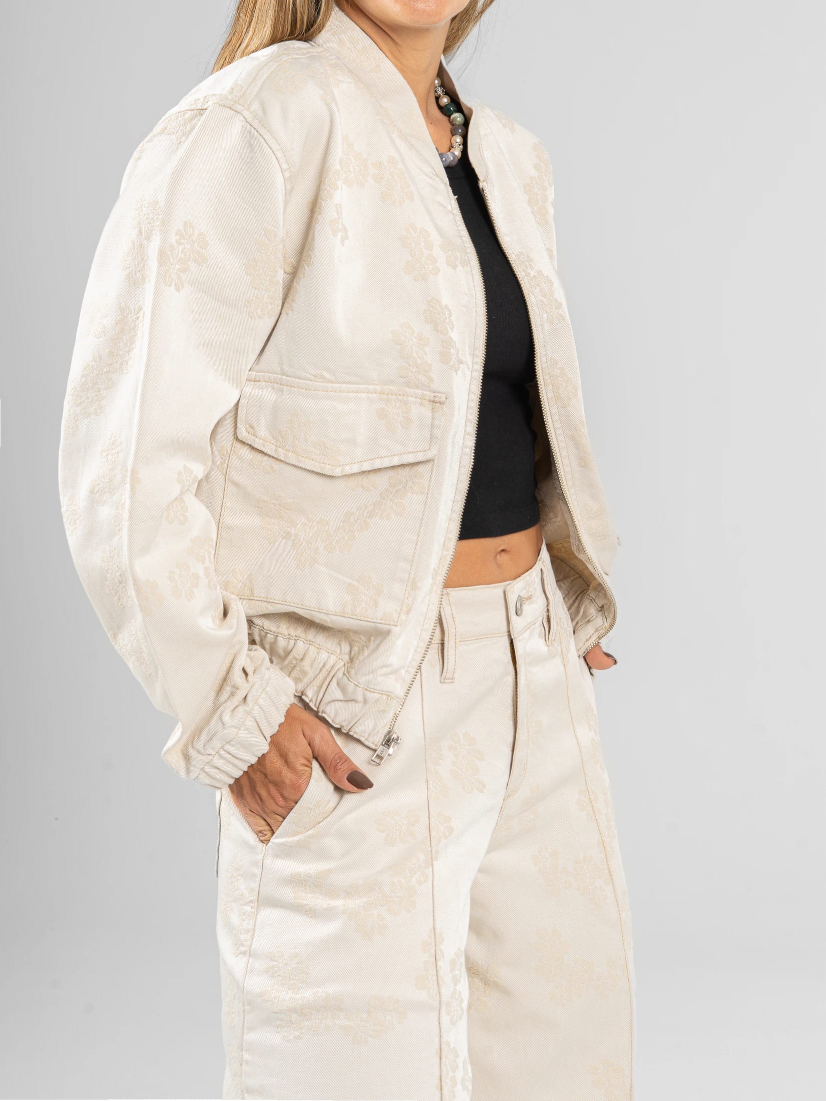 Ref: 0620473 Chaqueta, rígida, detalle de tela bordada, con bolsillos delanteros, tono natural - imagen 3