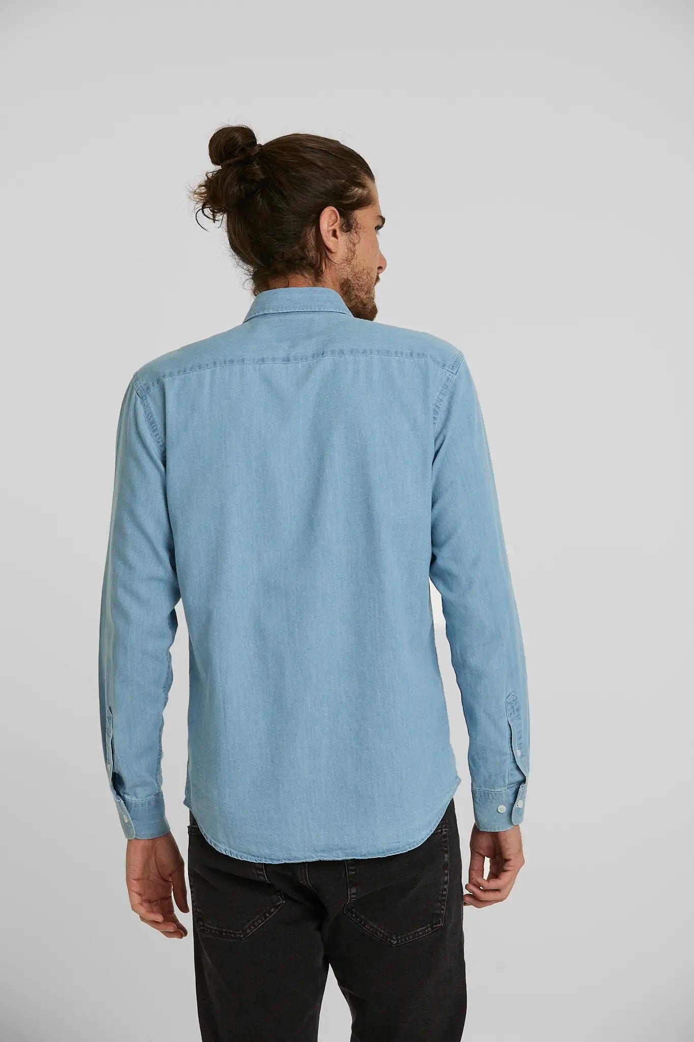 Camisa Jean Button Down Azul Claro - imagen 9