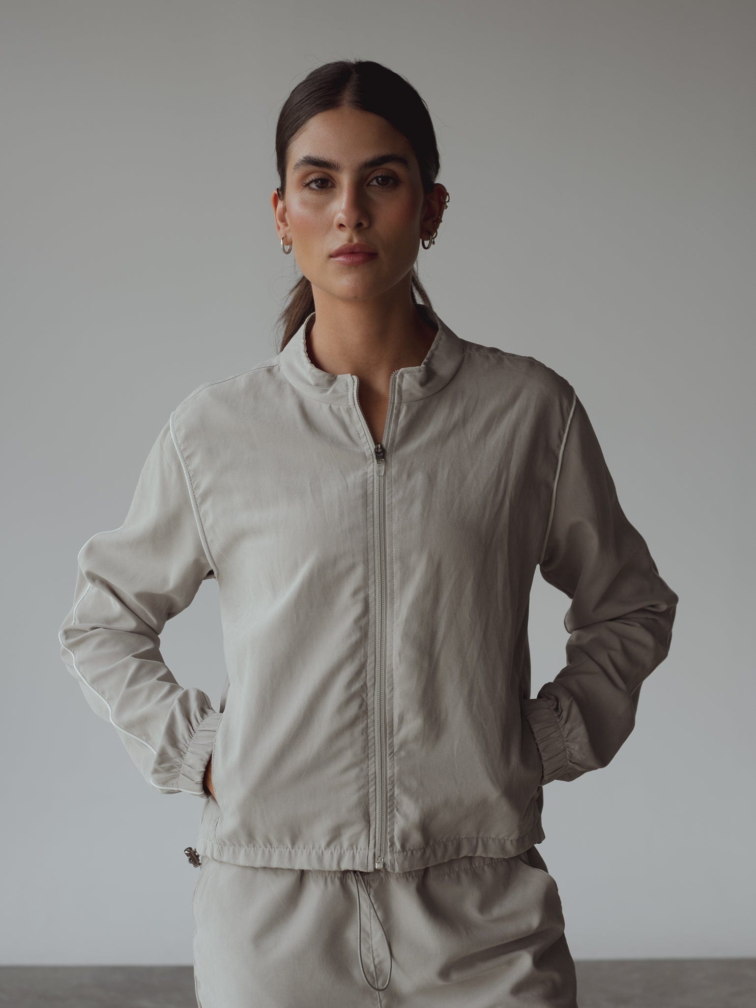 LINE WINDBREAKER JACKET - GRAY & WHITE - imagen 8