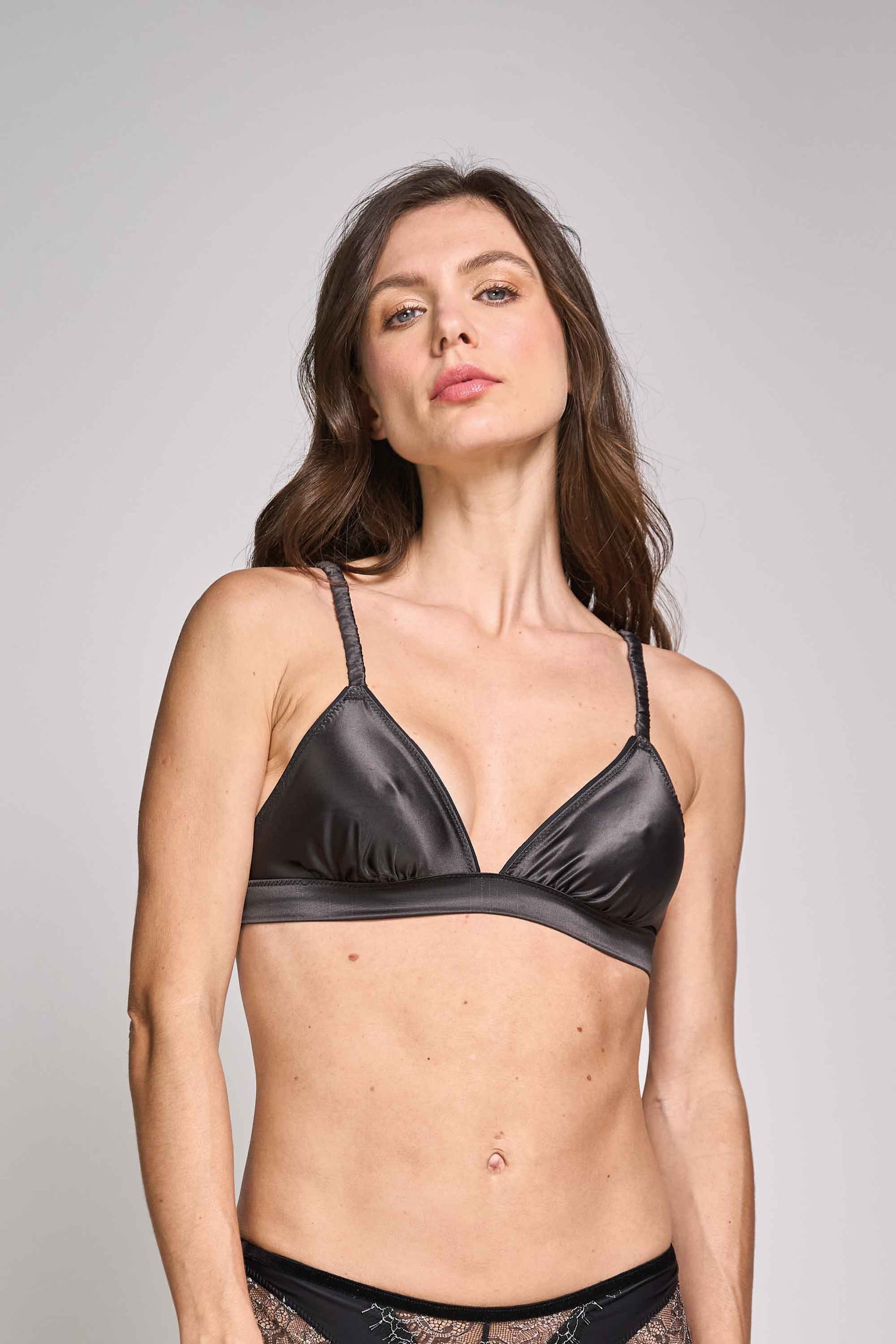 BRALETTE LISO ELLIPSE TOTAL COMODIDAD NEGRO - imagen 1
