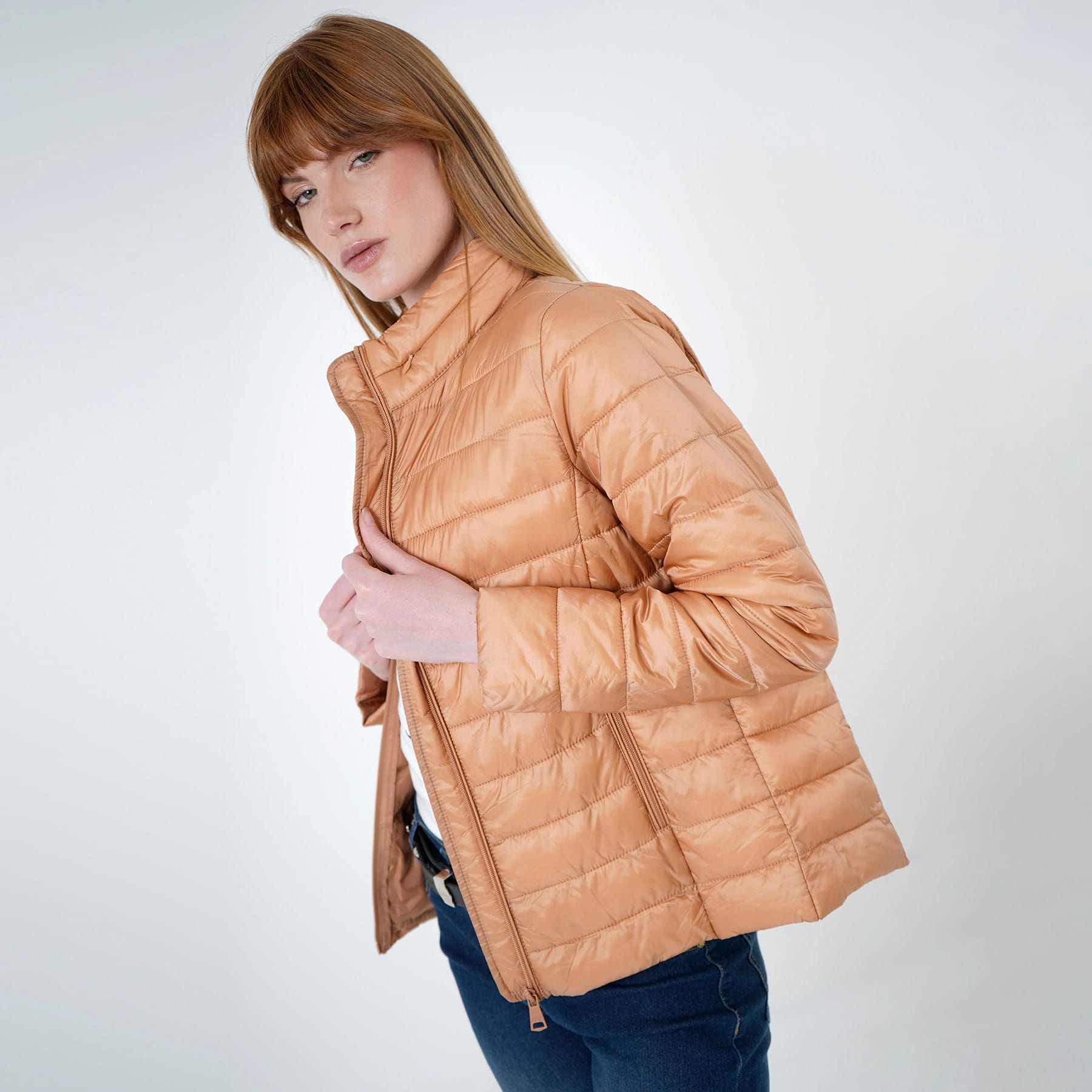 Chaqueta acolchada cuello alto con capucha interna - imagen 36