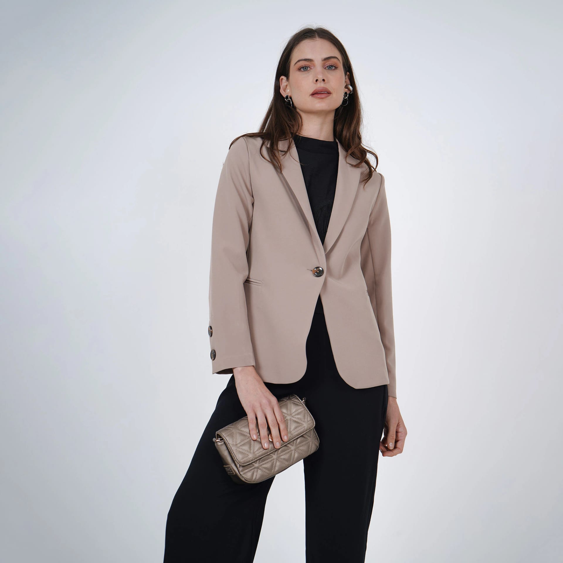 Chaqueta blazer básico con solapa y botones - imagen 14