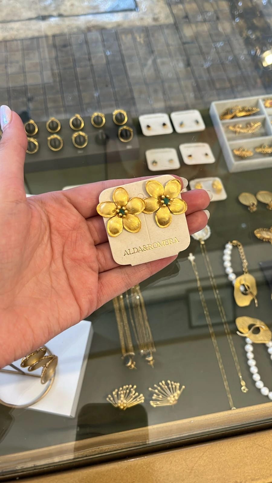 Flora Earrings - imagen 3