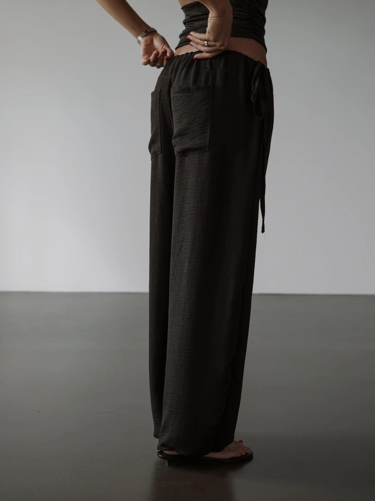 BREEZY SLOUCHY PANTS - BLACK - imagen 3