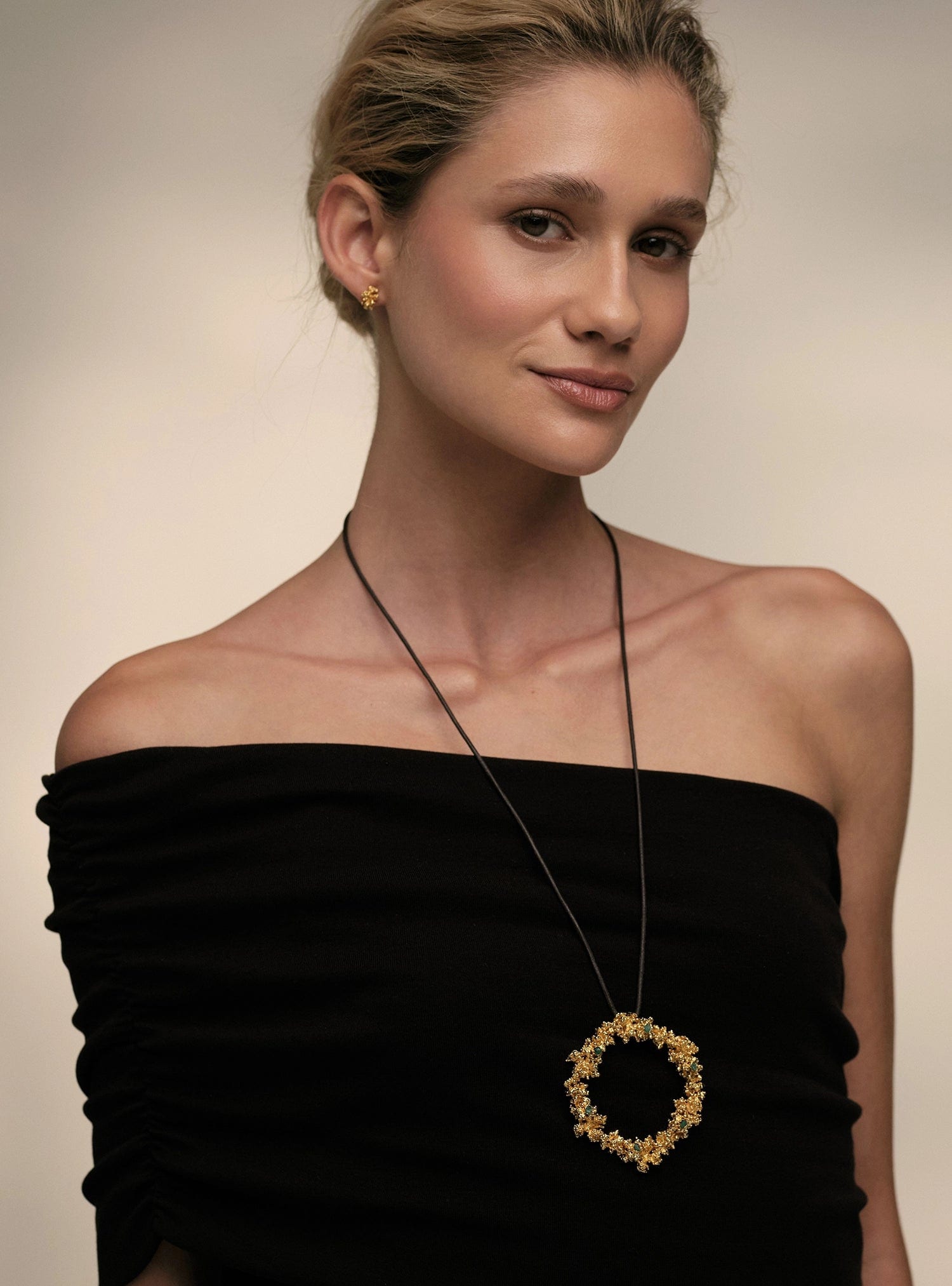 Aura Circle Necklace - imagen 2