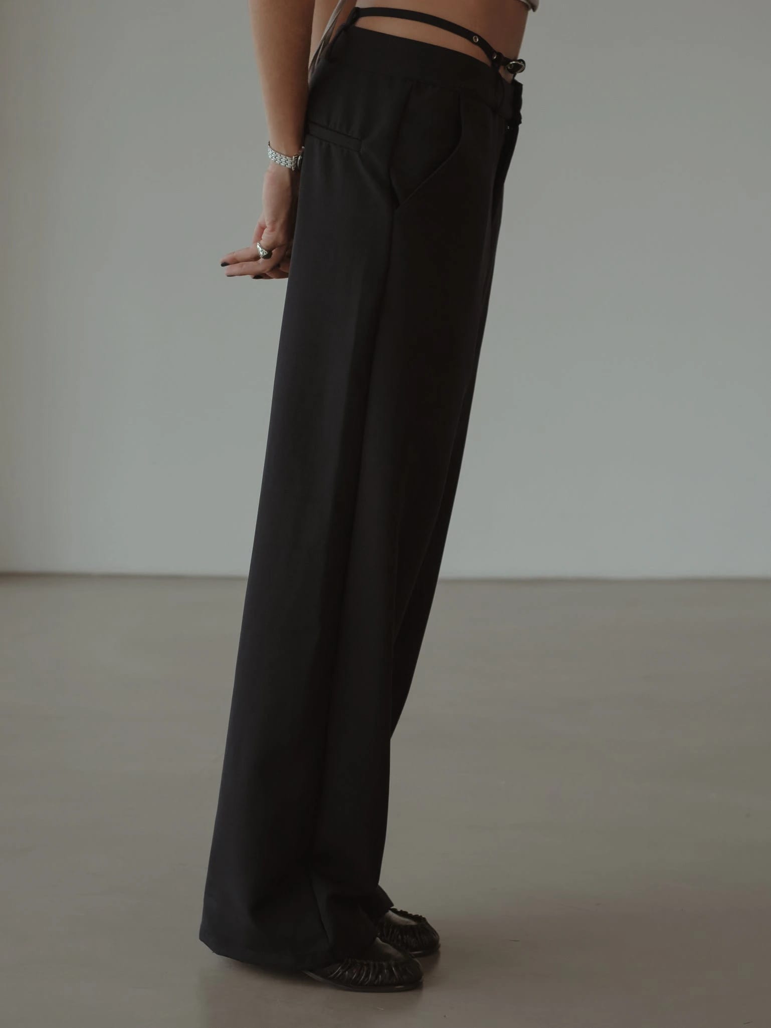 CROSS BELT TROUSER - BLACK - imagen 8