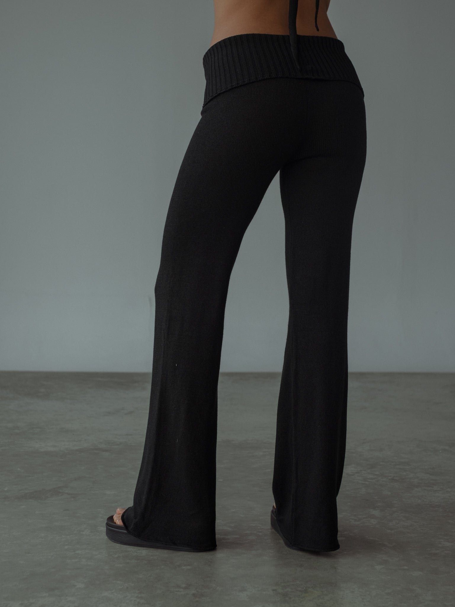 KNIT FLARE PANT - BLACK - imagen 11